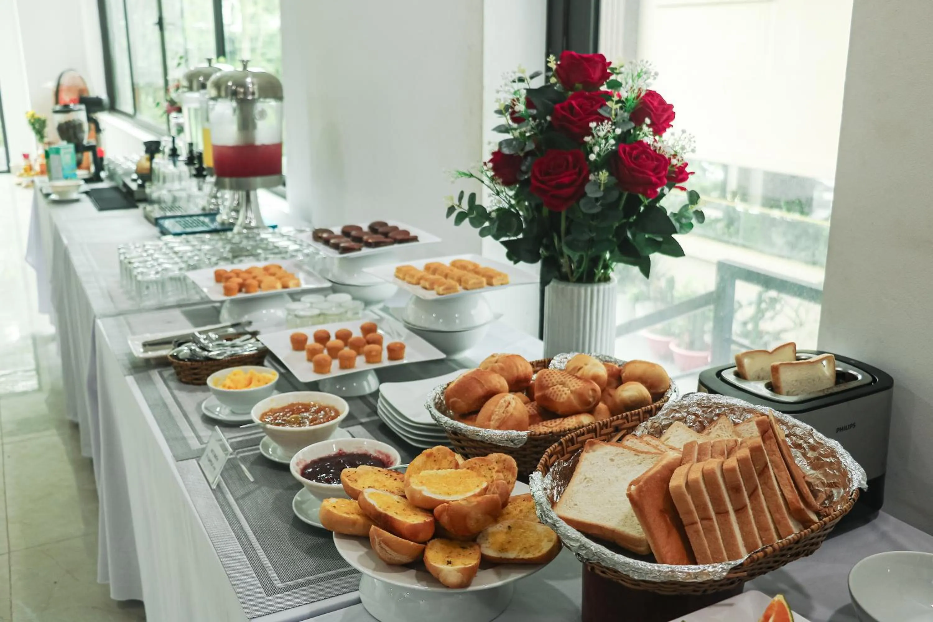 Food and drinks in NIGHT SEA HOTEL