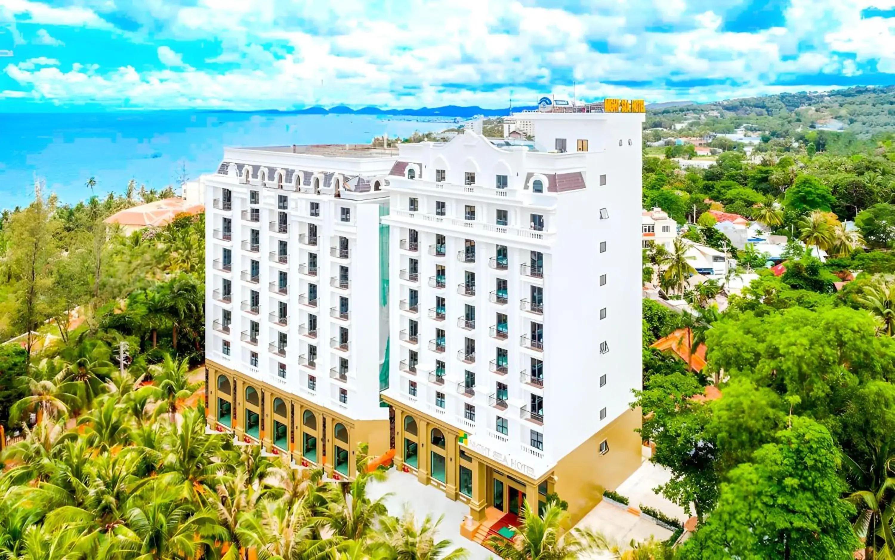 Property building in NIGHT SEA HOTEL Property building in NIGHT SEA HOTEL