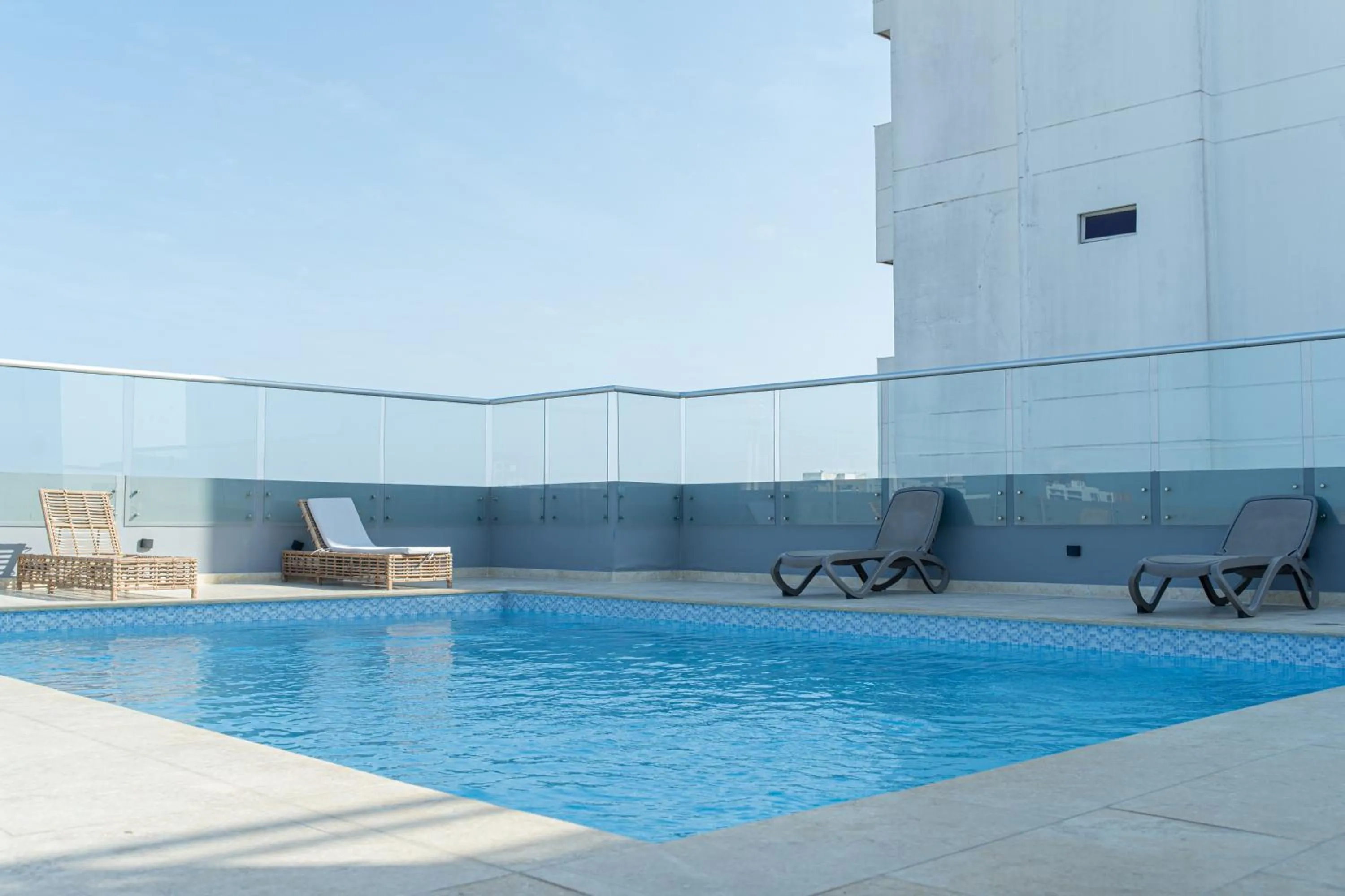 Swimming pool in Radisson Diamond Barranquilla