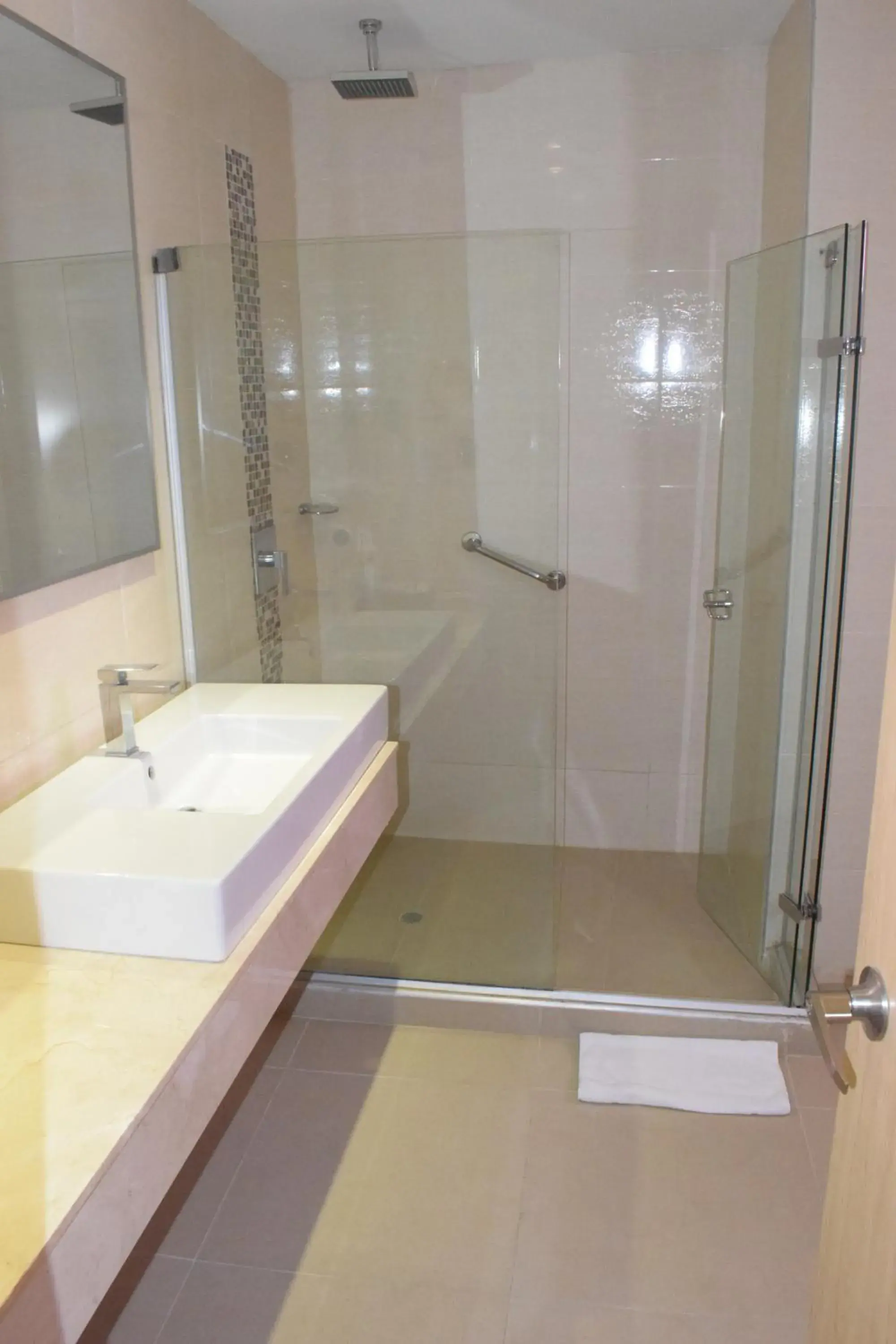 Bathroom in Radisson Diamond Barranquilla Bathroom in Radisson Diamond Barranquilla