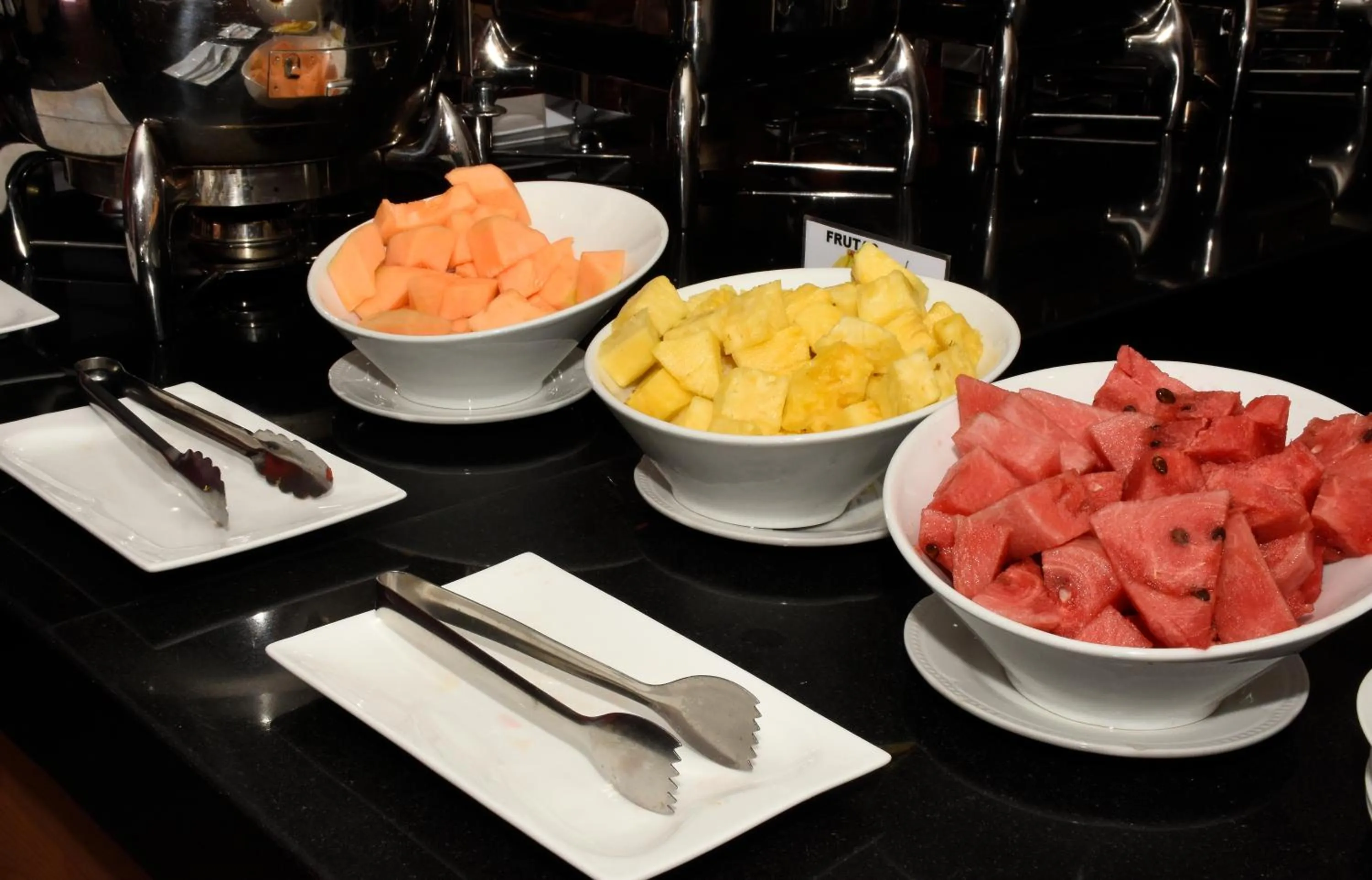 Buffet breakfast in Radisson Diamond Barranquilla