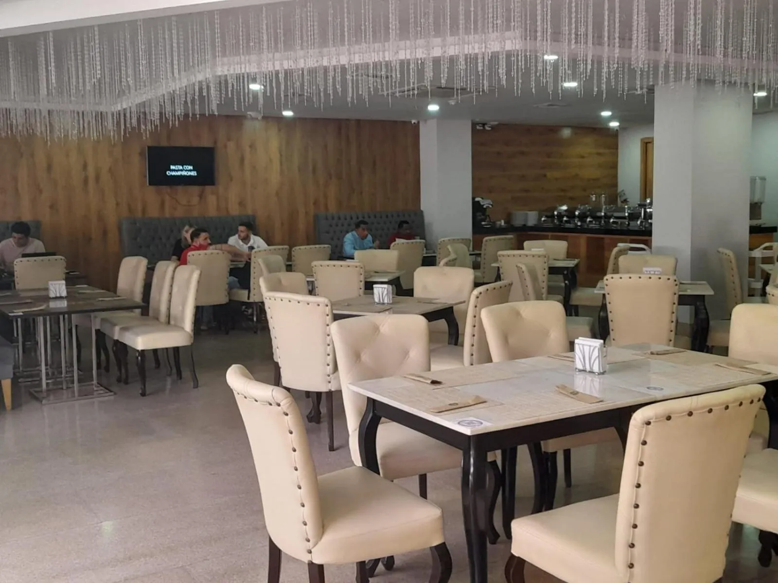 Restaurant/places to eat in Radisson Diamond Barranquilla