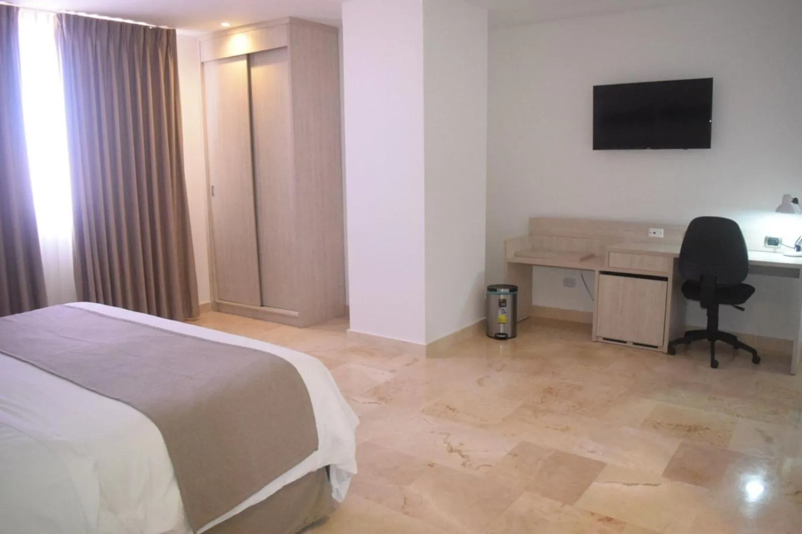 Bed in Radisson Diamond Barranquilla