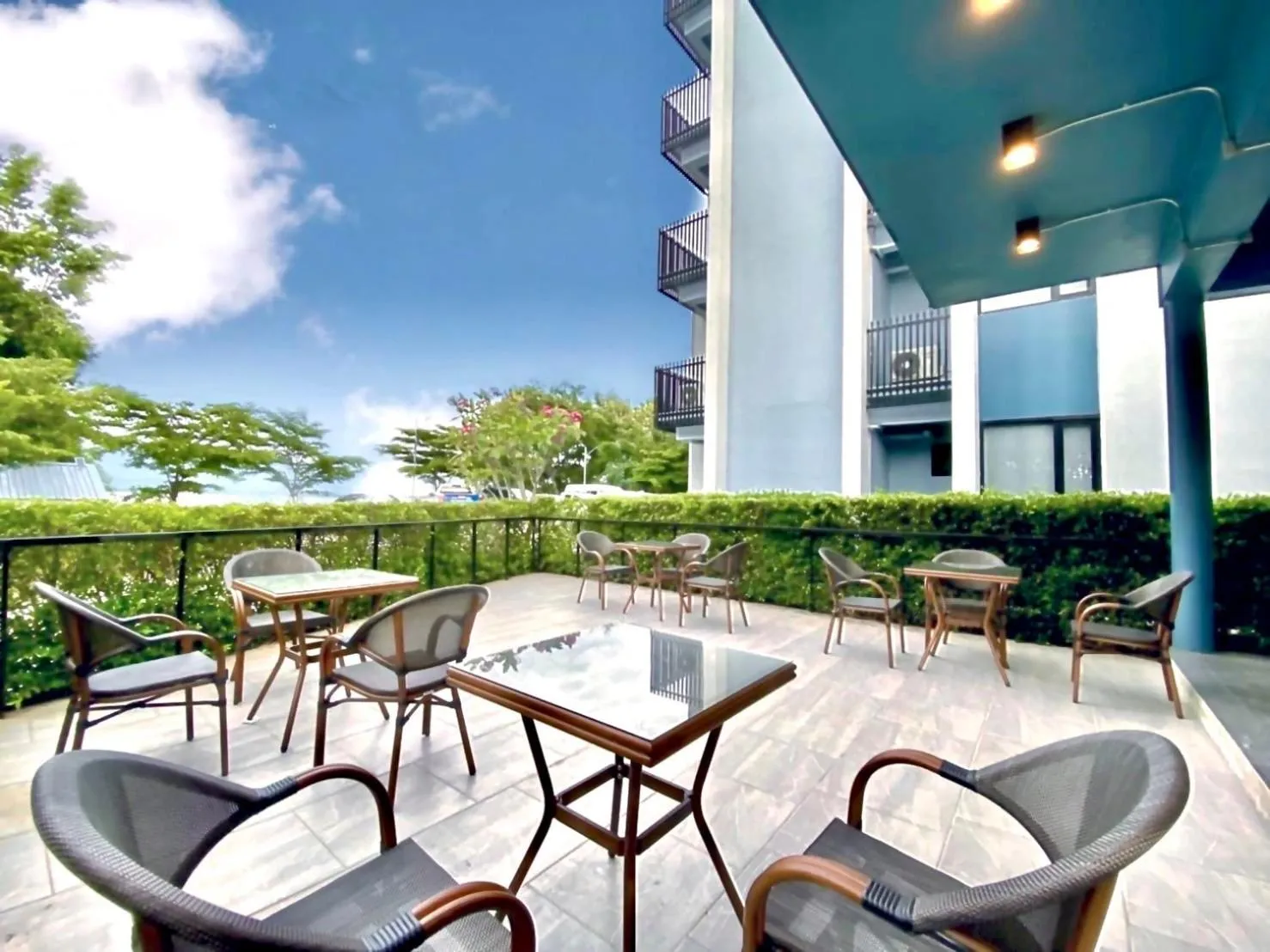 Restaurant/places to eat in ABIZZ Hotel KwanPhayao