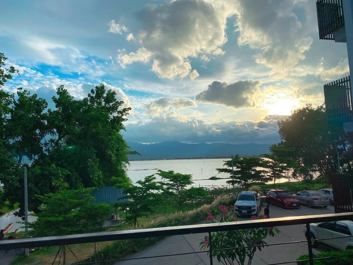 Lake view in ABIZZ Hotel KwanPhayao
