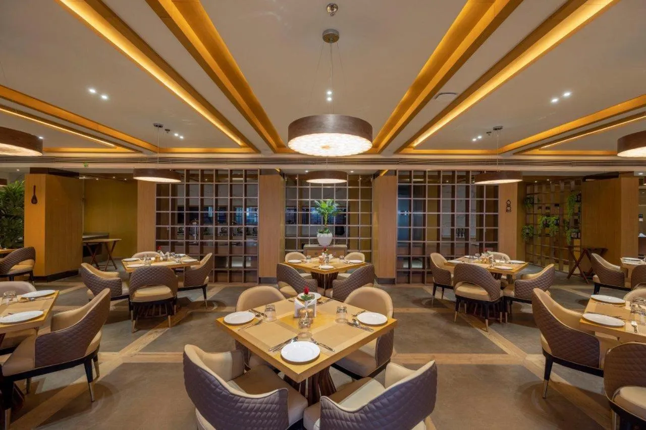 Restaurant/places to eat in Sarovar Portico Morbi