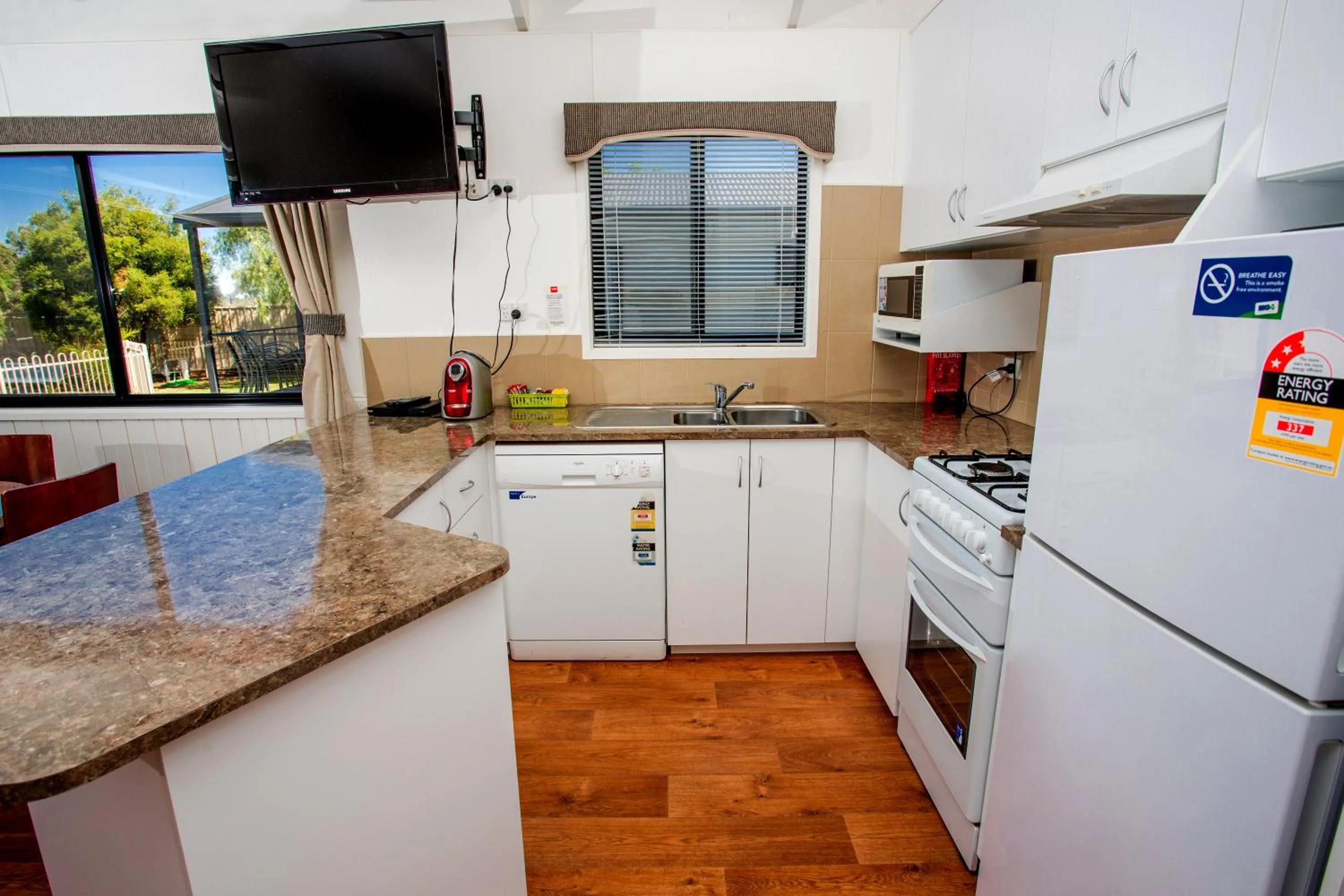 Kitchen or kitchenette in NRMA Yarrawonga Mulwala Holiday Park