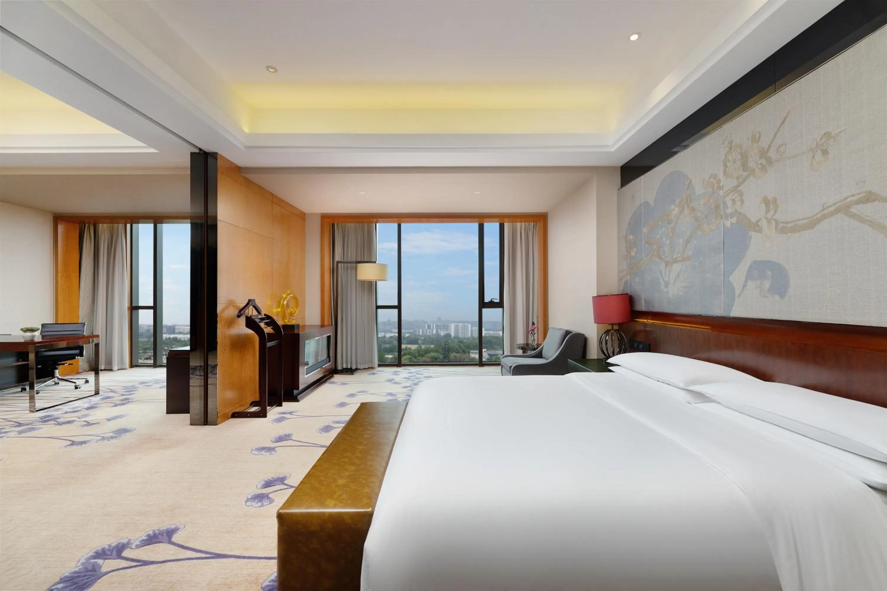 Bed in Crowne Plaza Chengdu West by IHG