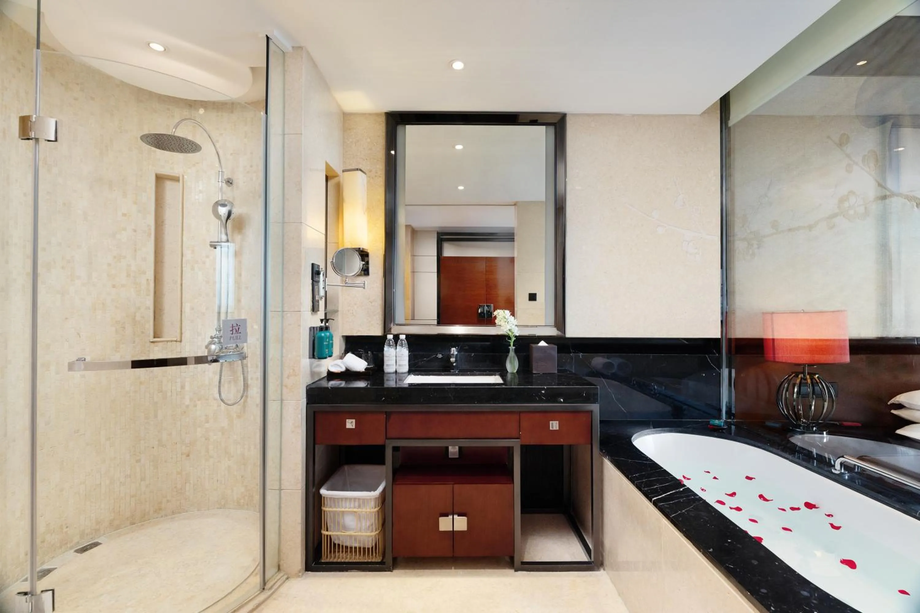 Shower in Crowne Plaza Chengdu West by IHG