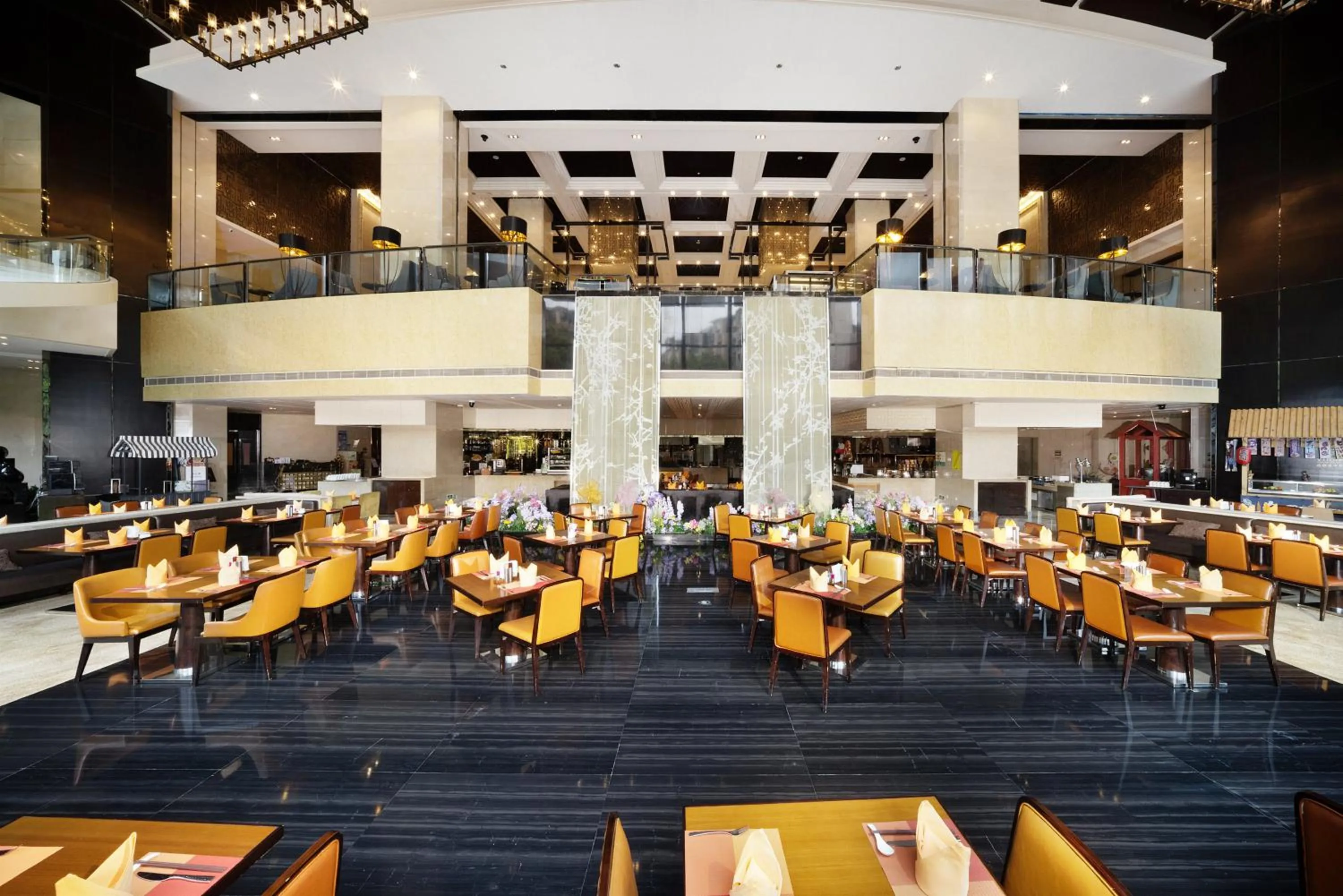 Restaurant/places to eat in Crowne Plaza Chengdu West by IHG