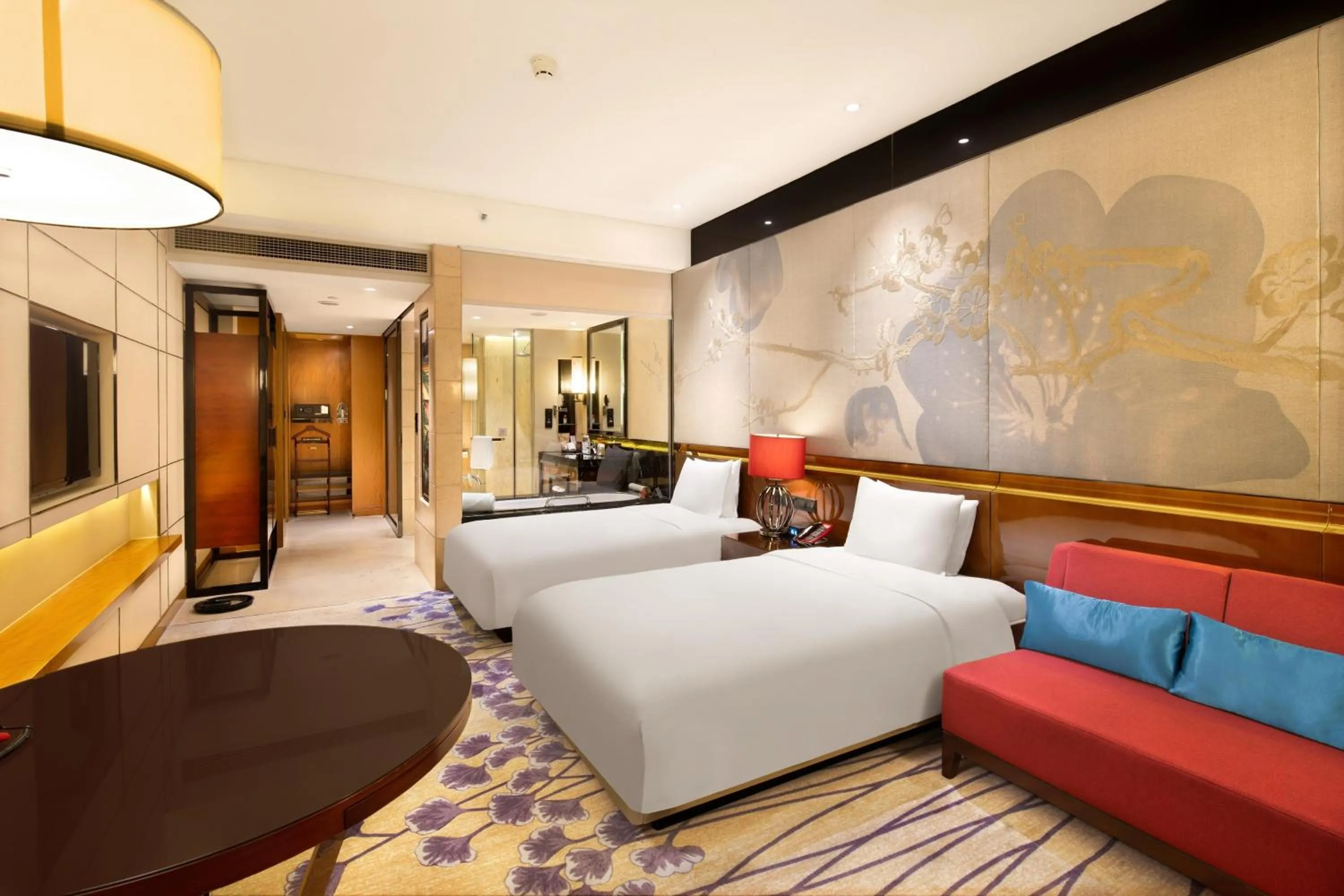 Photo of the whole room, Bed in Crowne Plaza Chengdu West by IHG
