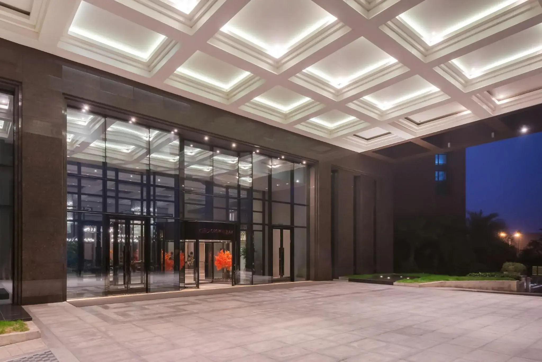 Property building in Crowne Plaza Chengdu West by IHG Property building in Crowne Plaza Chengdu West by IHG