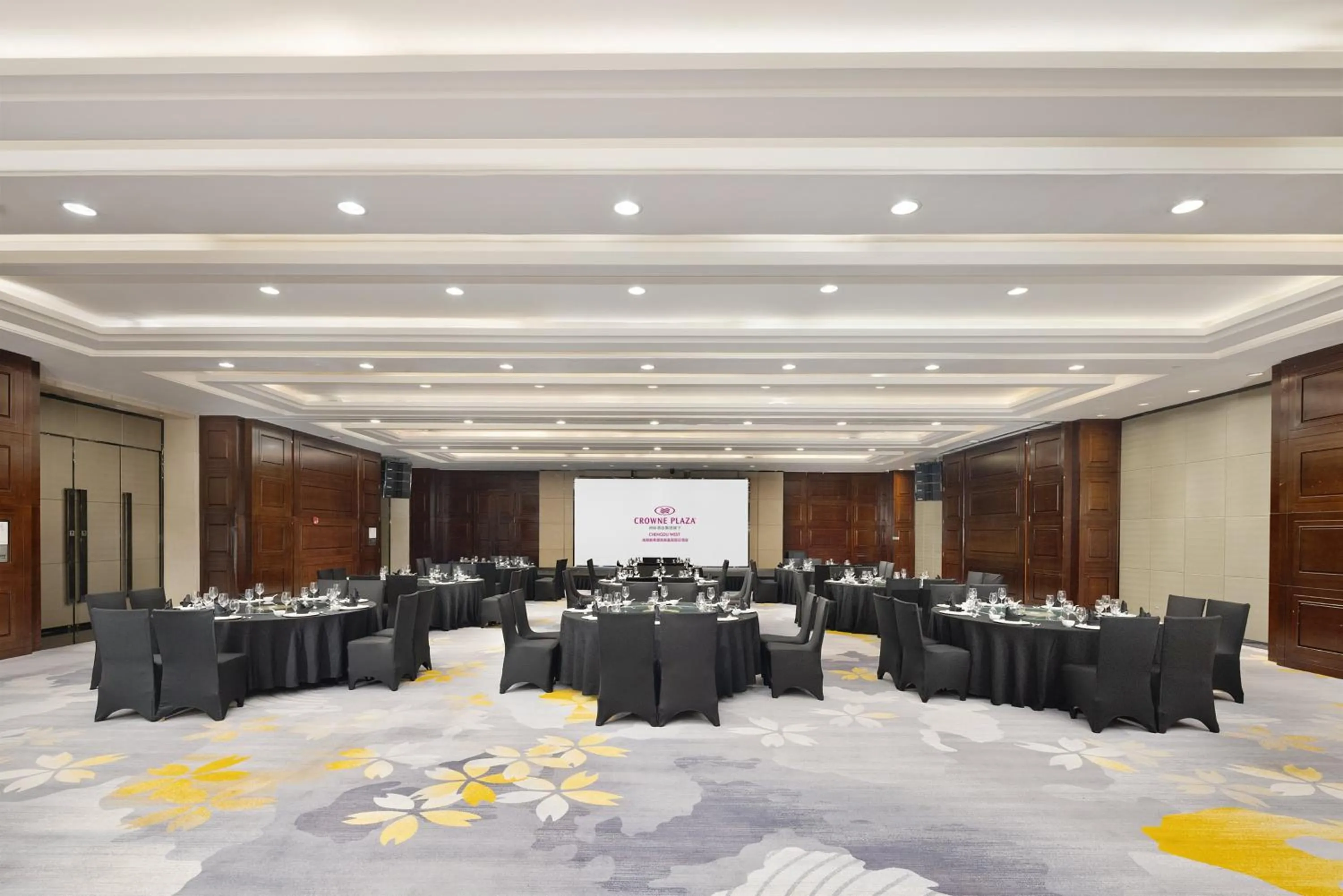 Meeting/conference room in Crowne Plaza Chengdu West by IHG