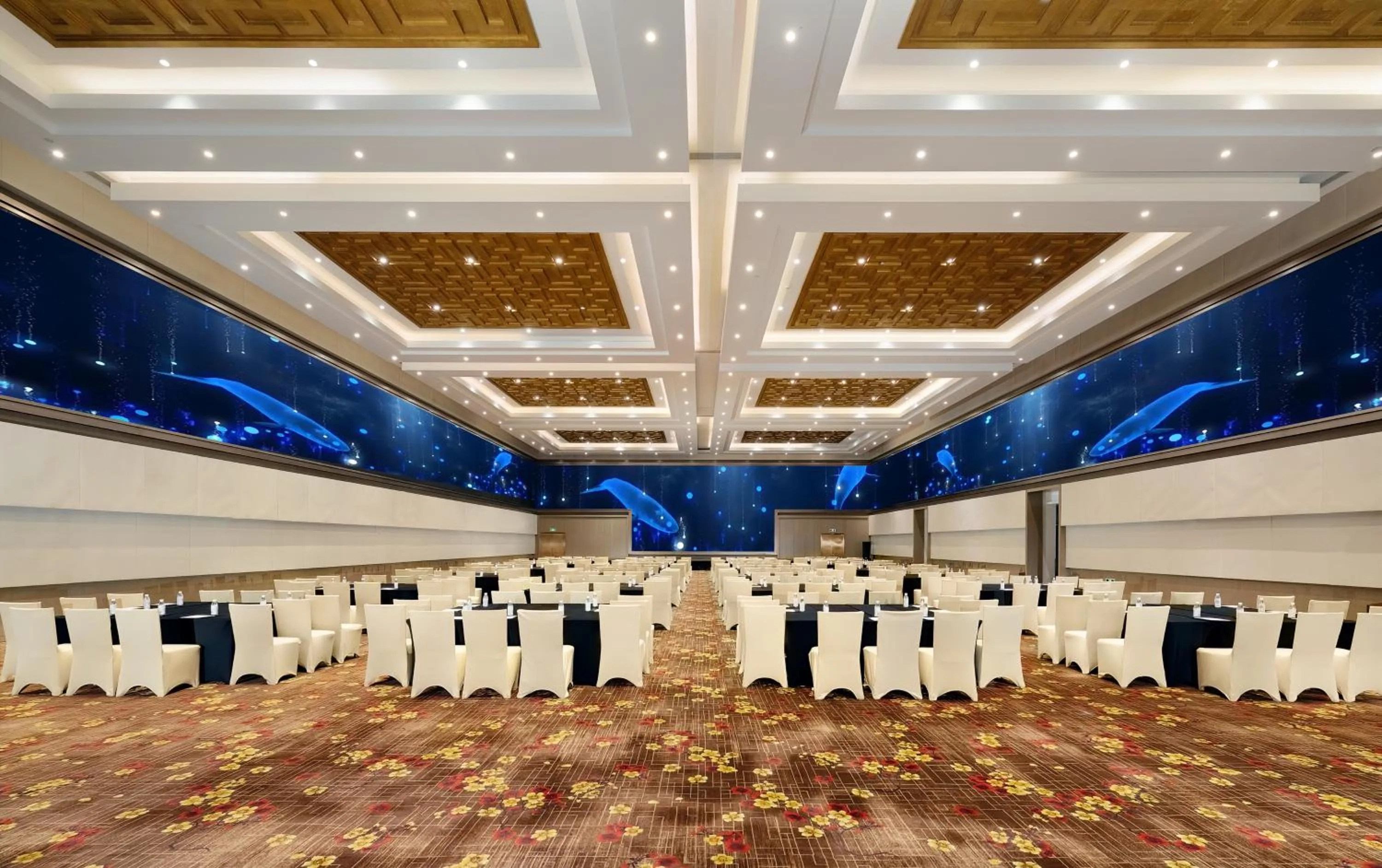 Meeting/conference room in Crowne Plaza Chengdu West by IHG