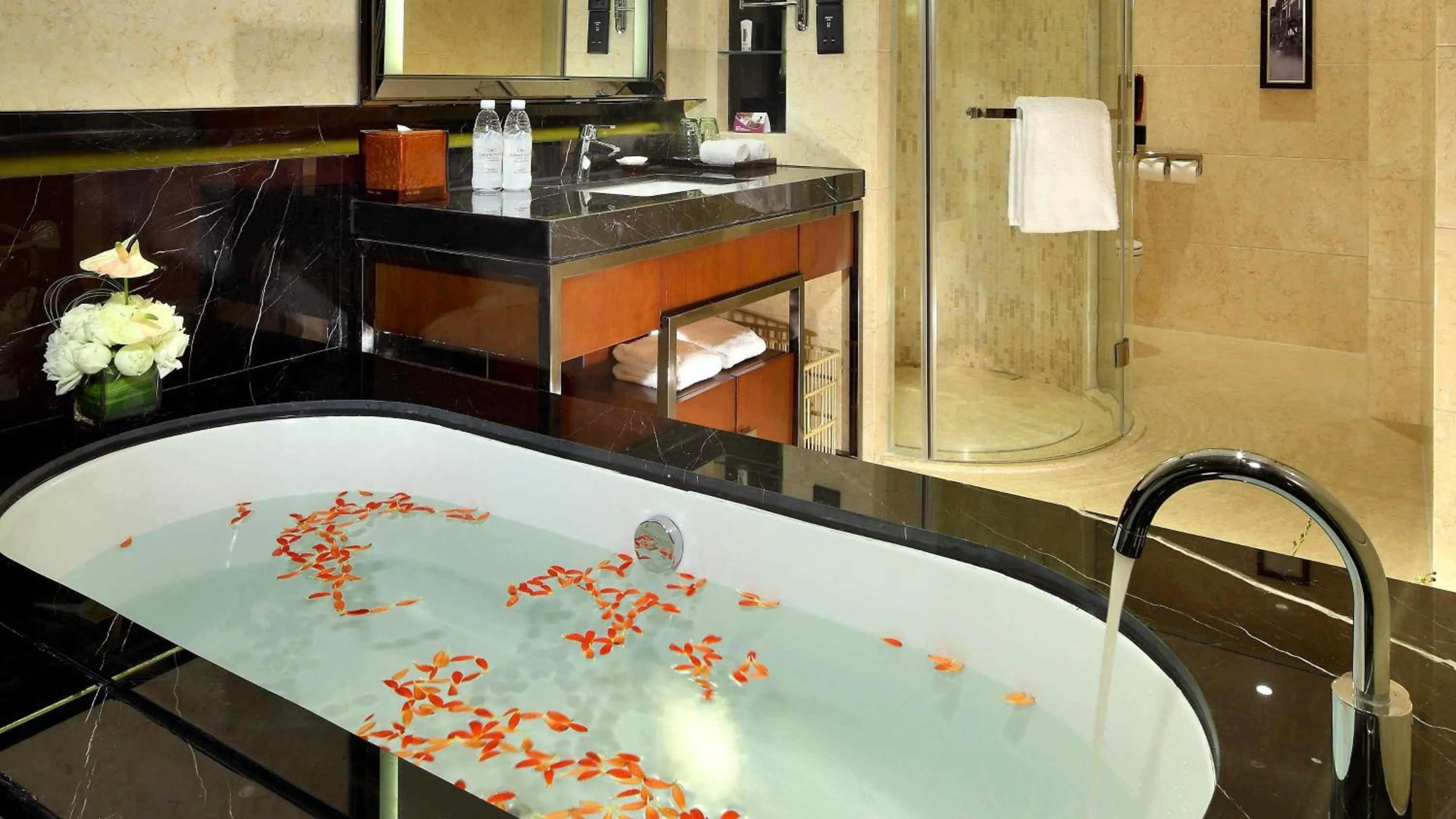 Photo of the whole room in Crowne Plaza Chengdu West by IHG