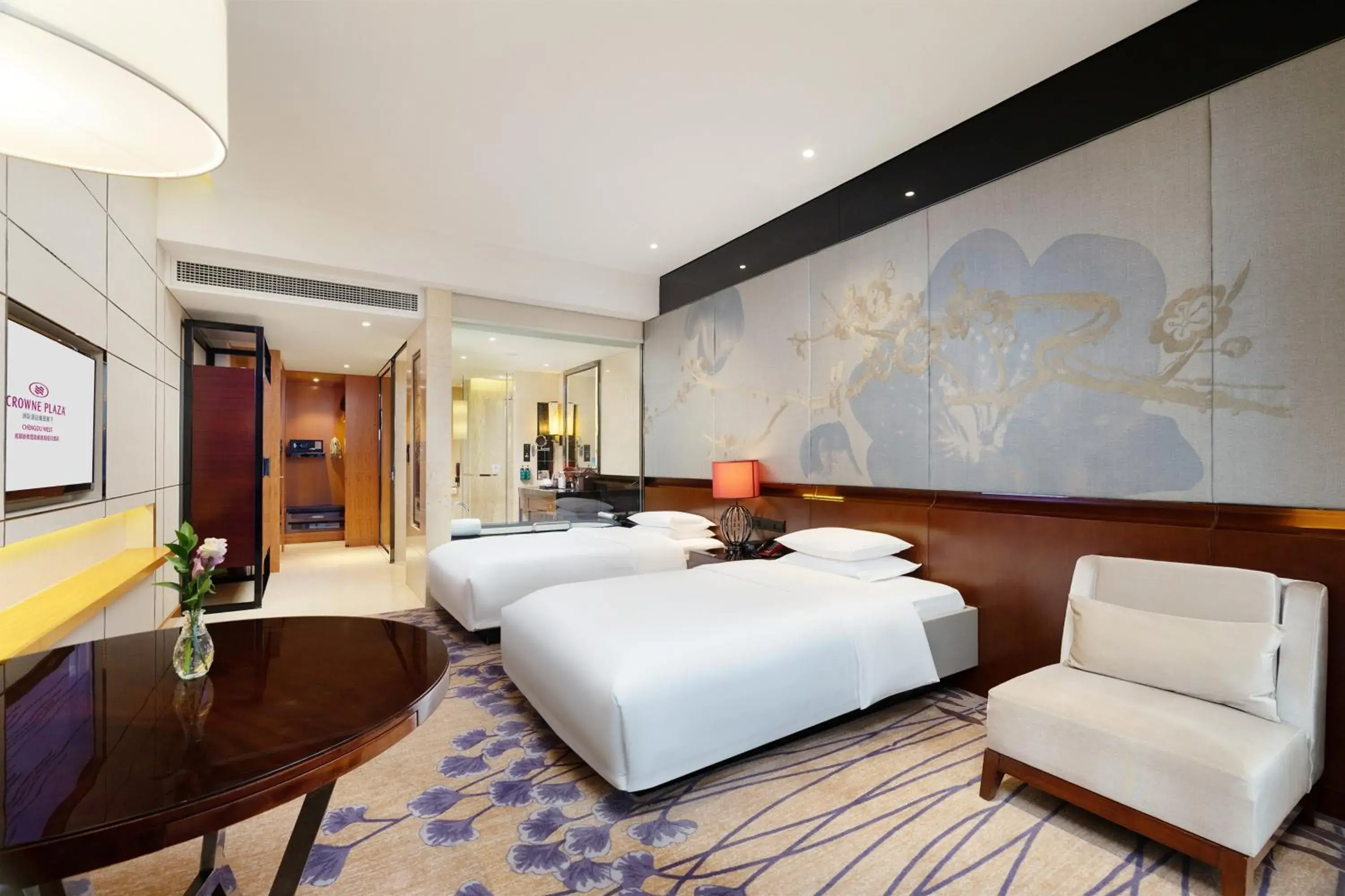 Bed in Crowne Plaza Chengdu West by IHG Bed in Crowne Plaza Chengdu West by IHG