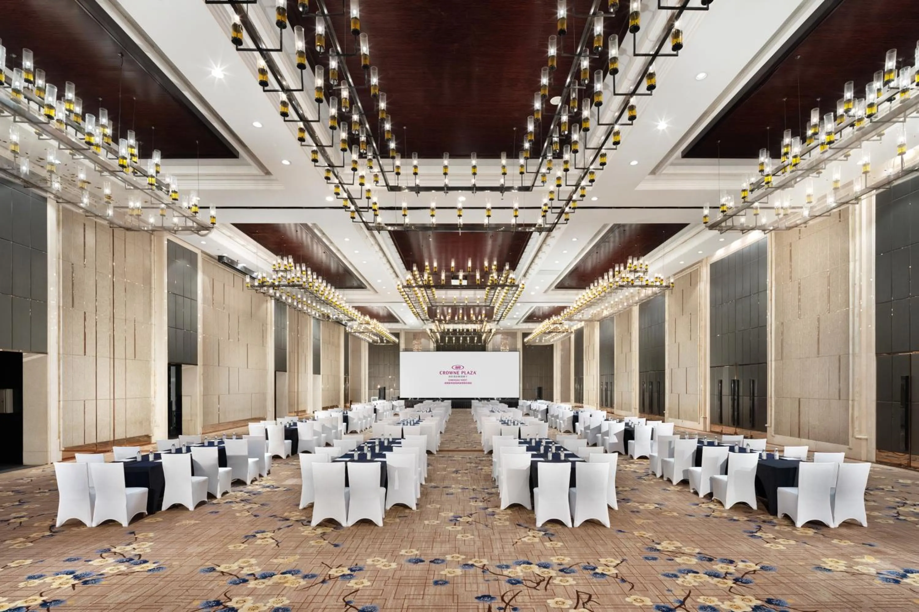 Meeting/conference room in Crowne Plaza Chengdu West by IHG