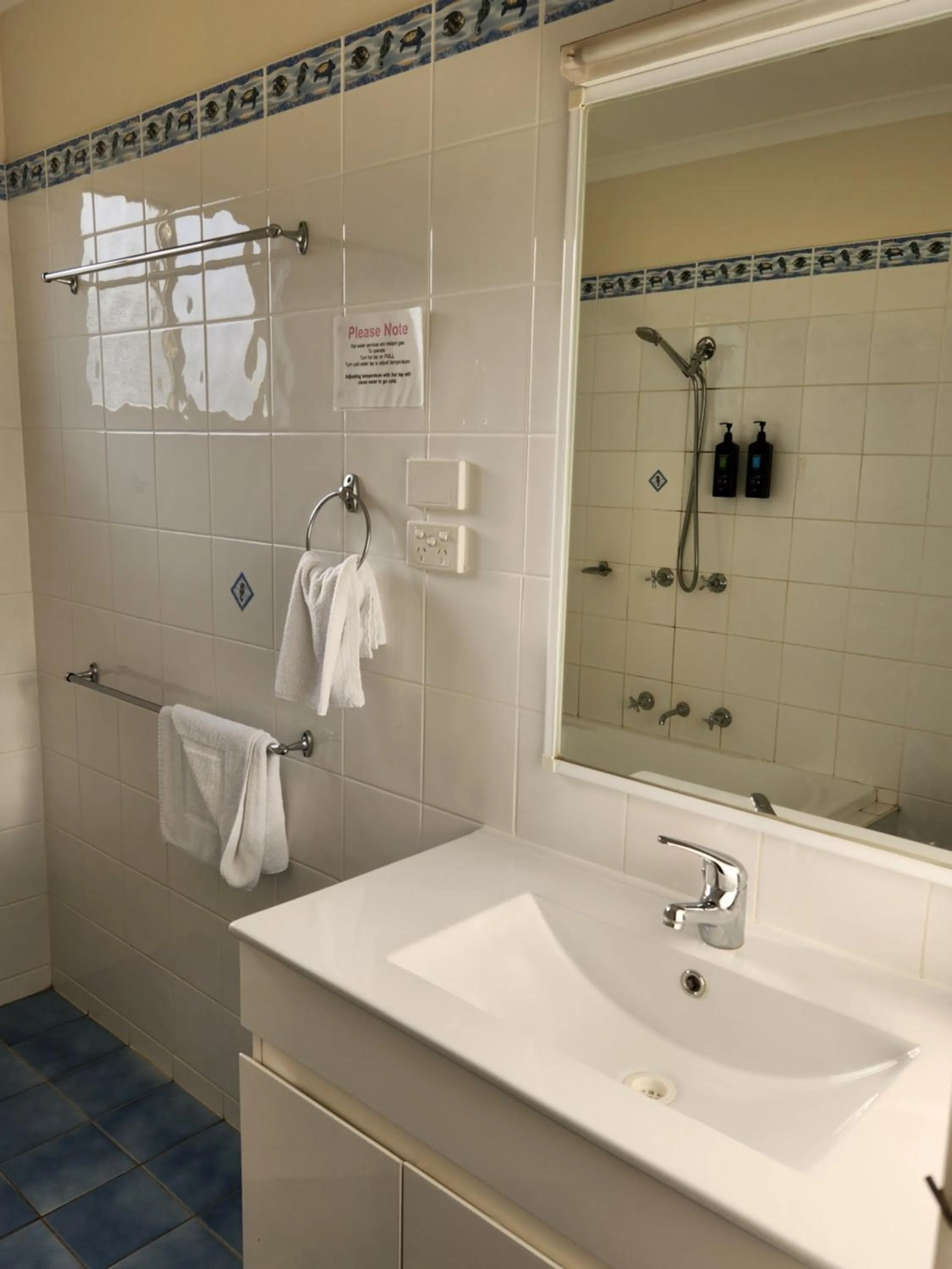 Toilet in Eden Gateway Holiday Park