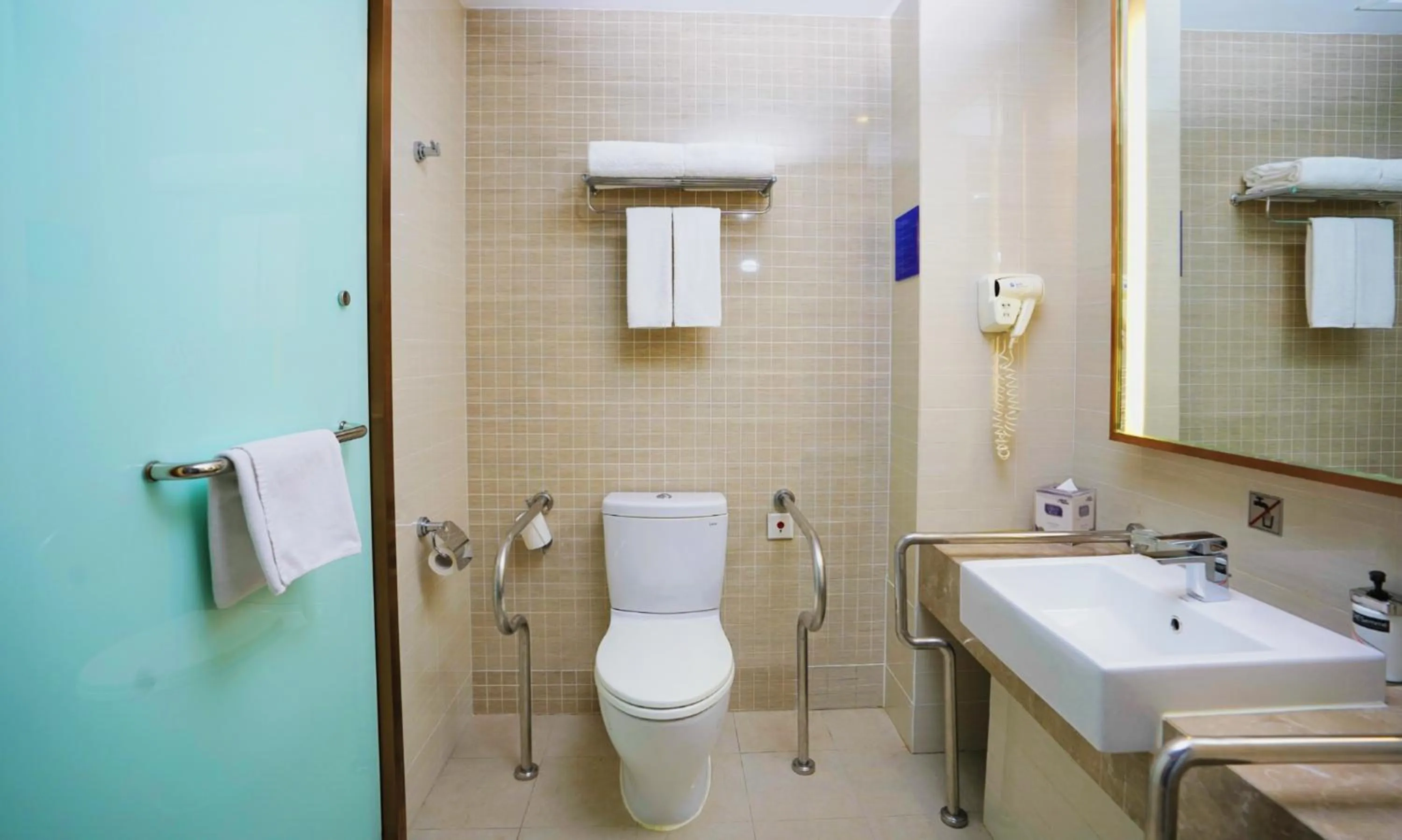 Toilet in Holiday Inn Express Shenyang Golden Corridor by IHG