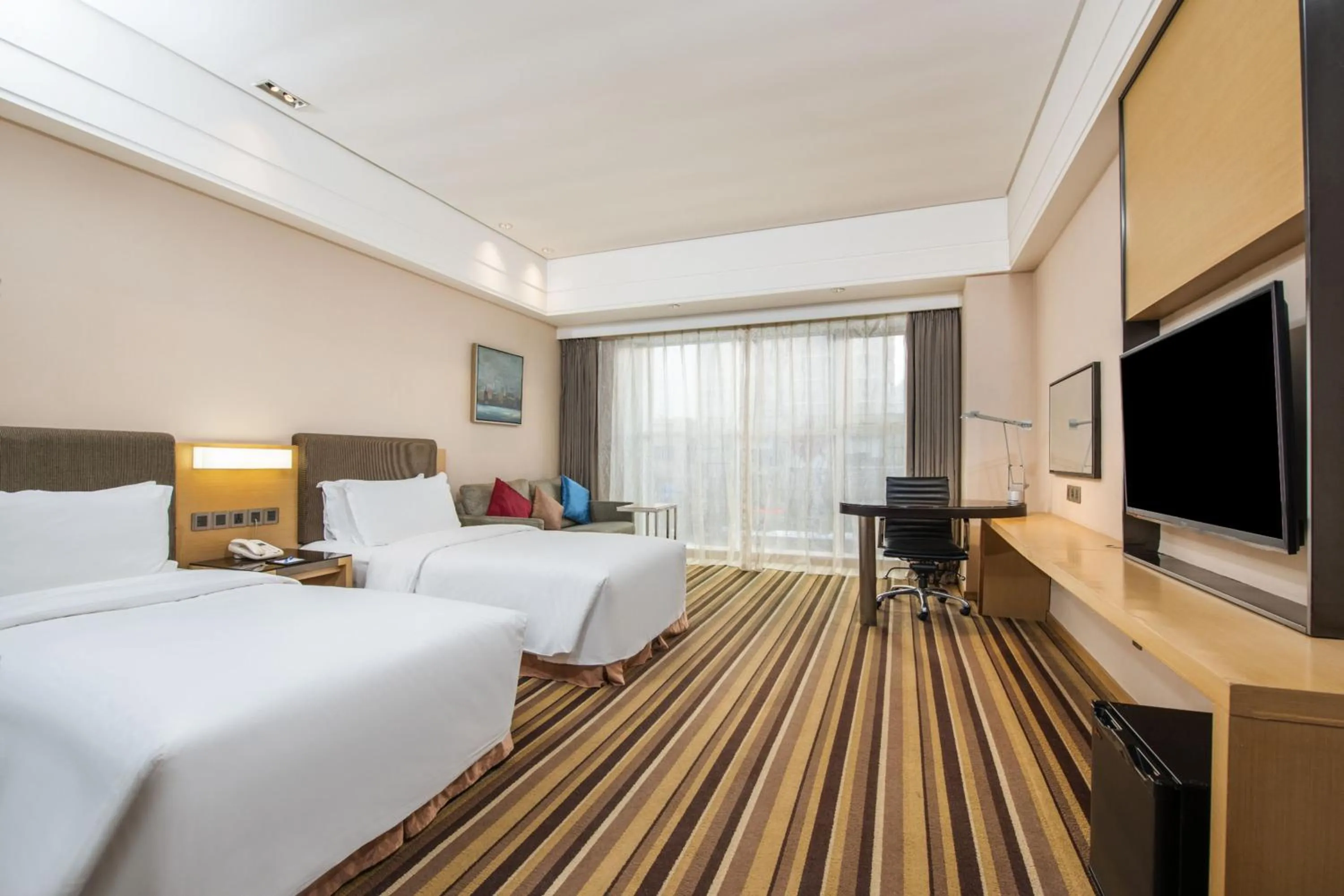 Photo of the whole room, Bed in Holiday Inn Express Shenyang Golden Corridor by IHG