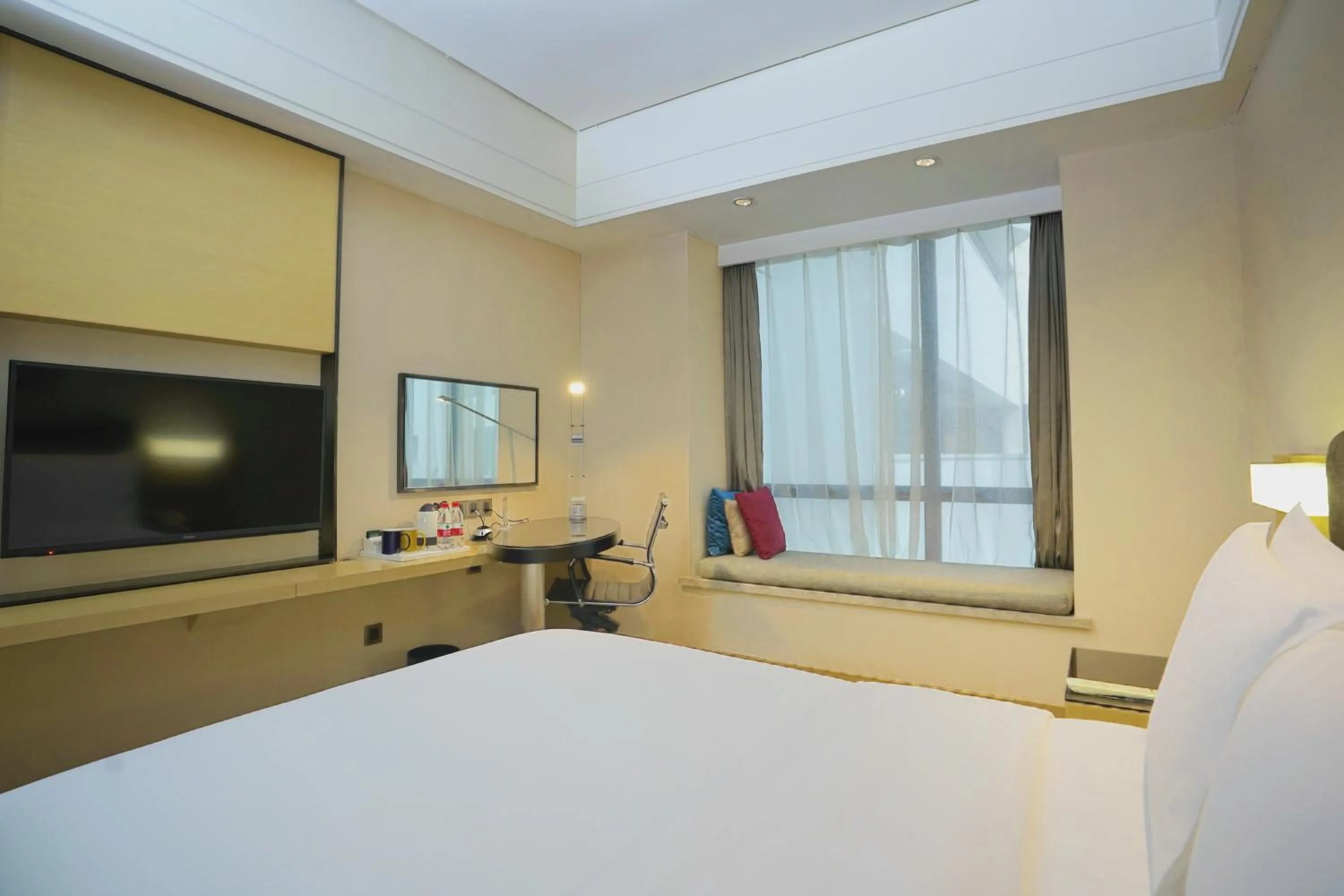 Bedroom, Bed in Holiday Inn Express Shenyang Golden Corridor by IHG