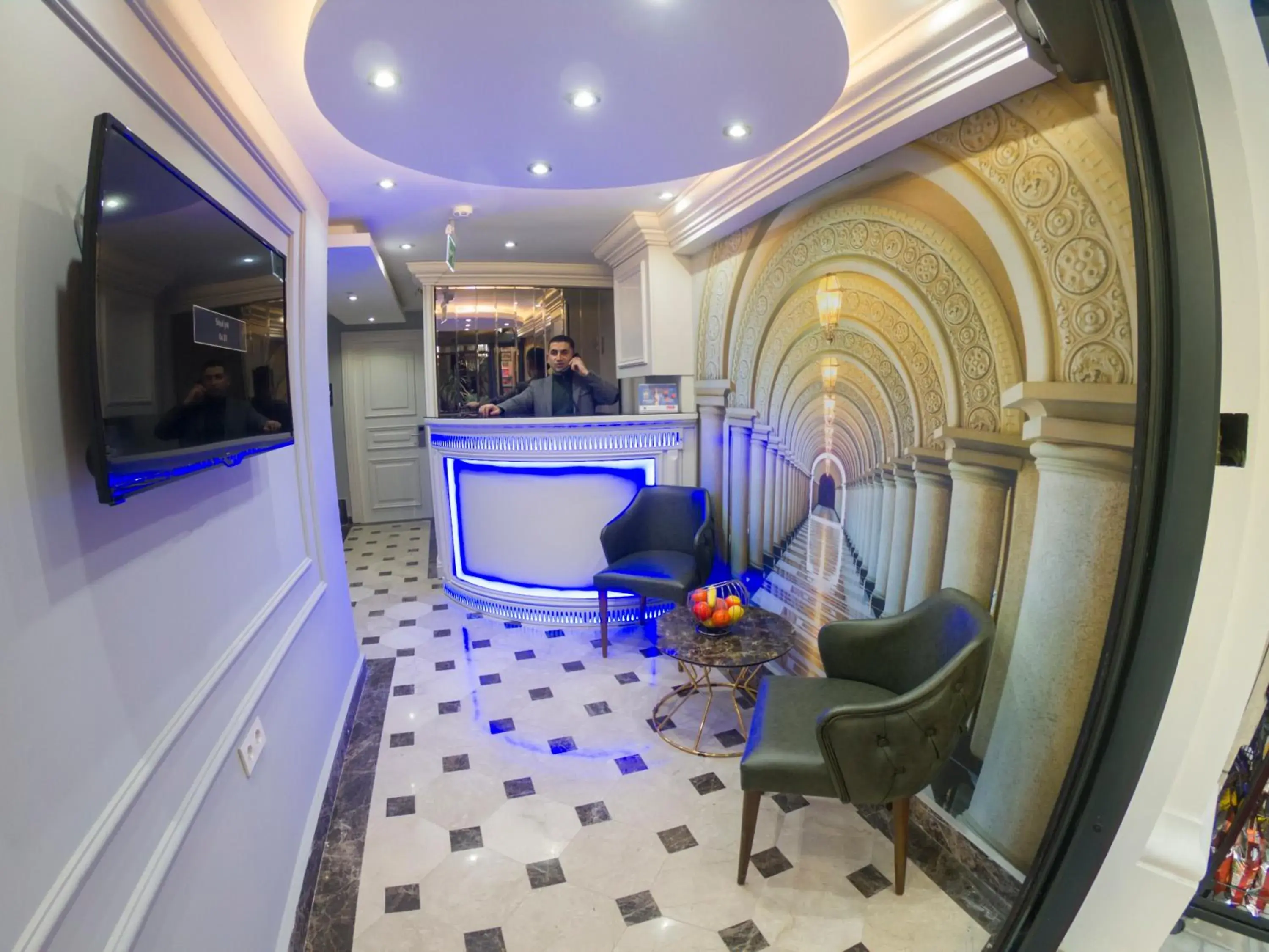 Lobby or reception in Crowned Hotel Lobby or reception in Crowned Hotel