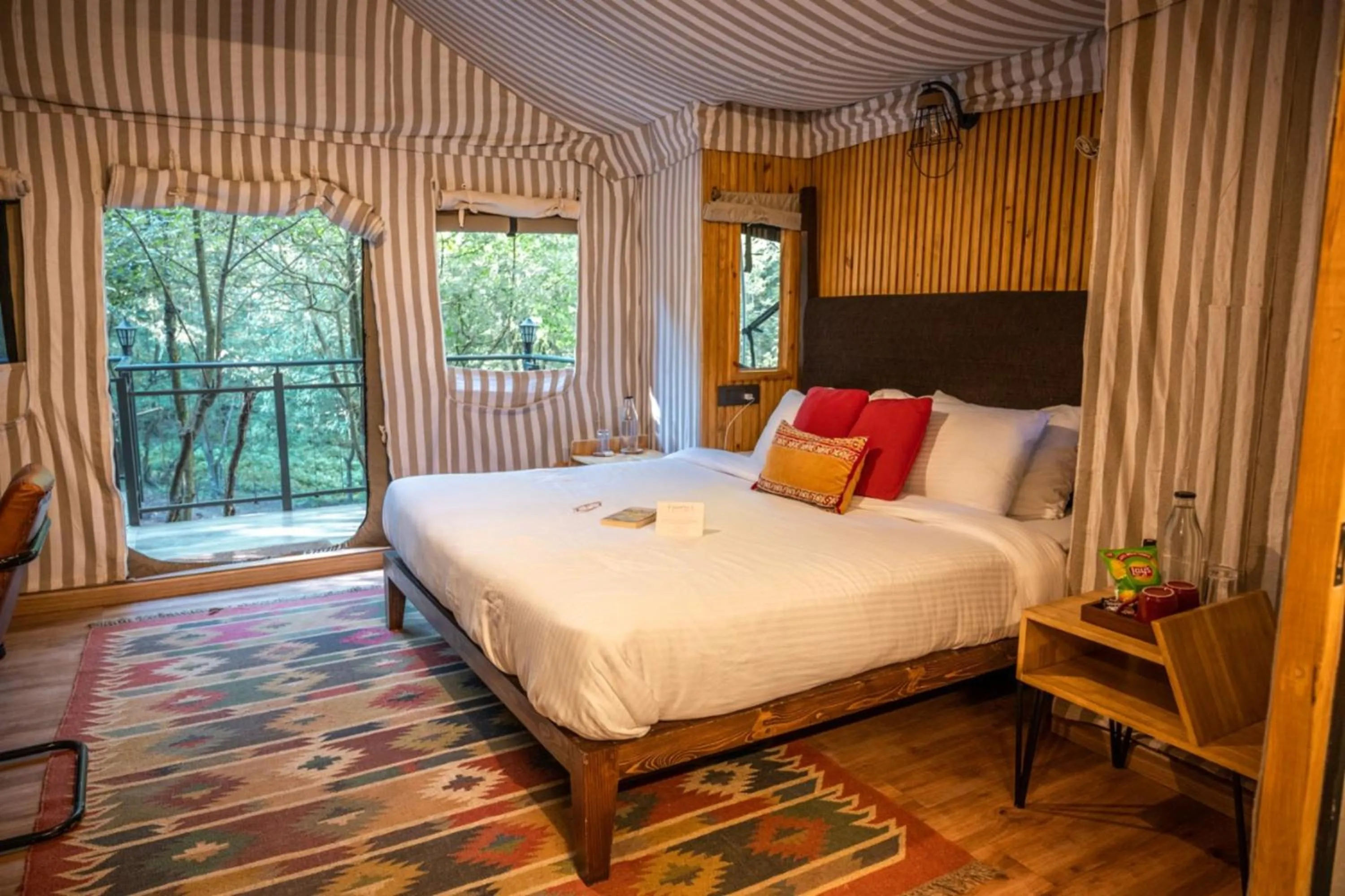 Camper Room With Balcony in Everest Base Camp, Near George Everest House, 5kms from Library chowk