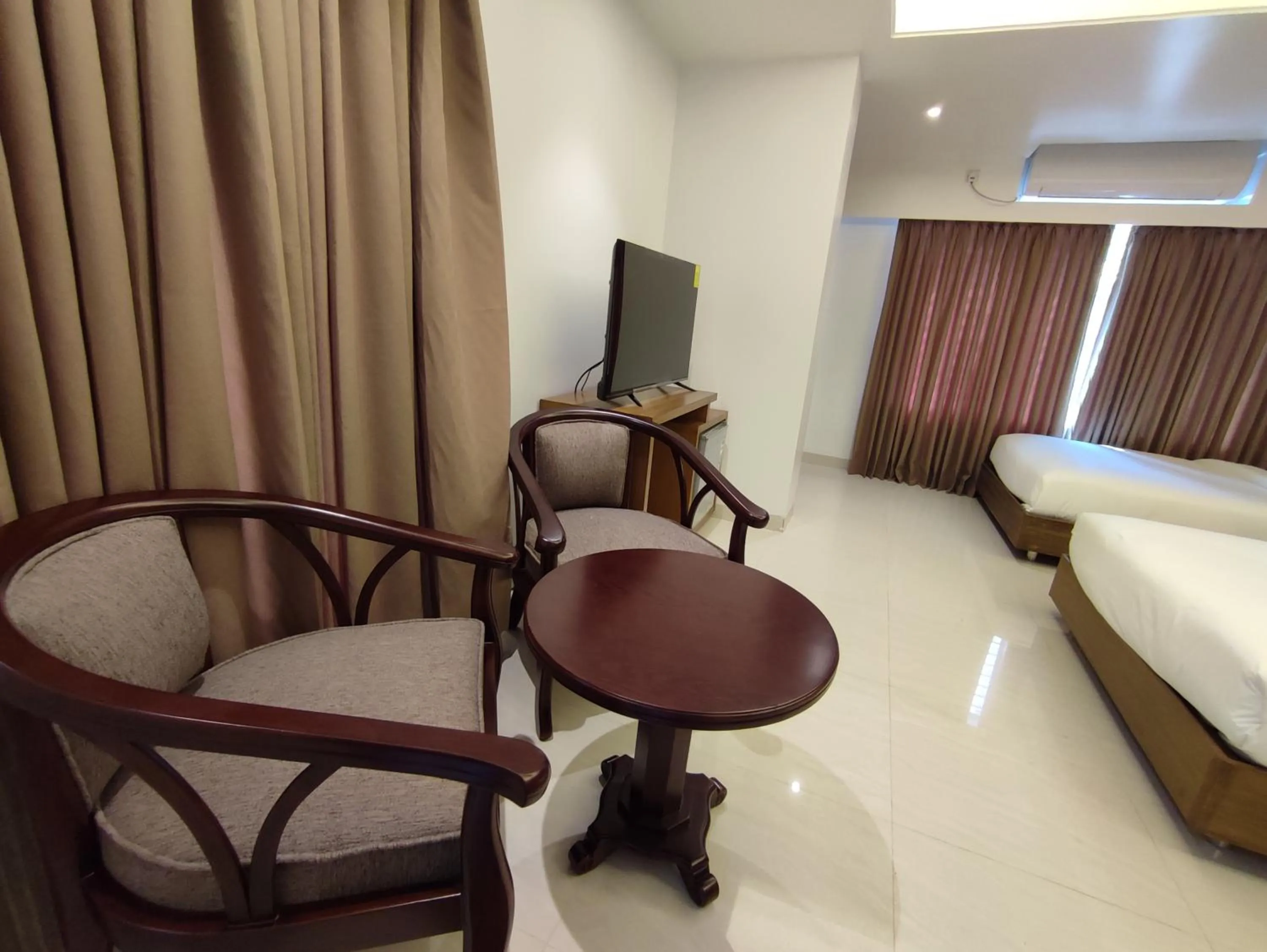 Bedroom, Bed in Hotel Holy Gate