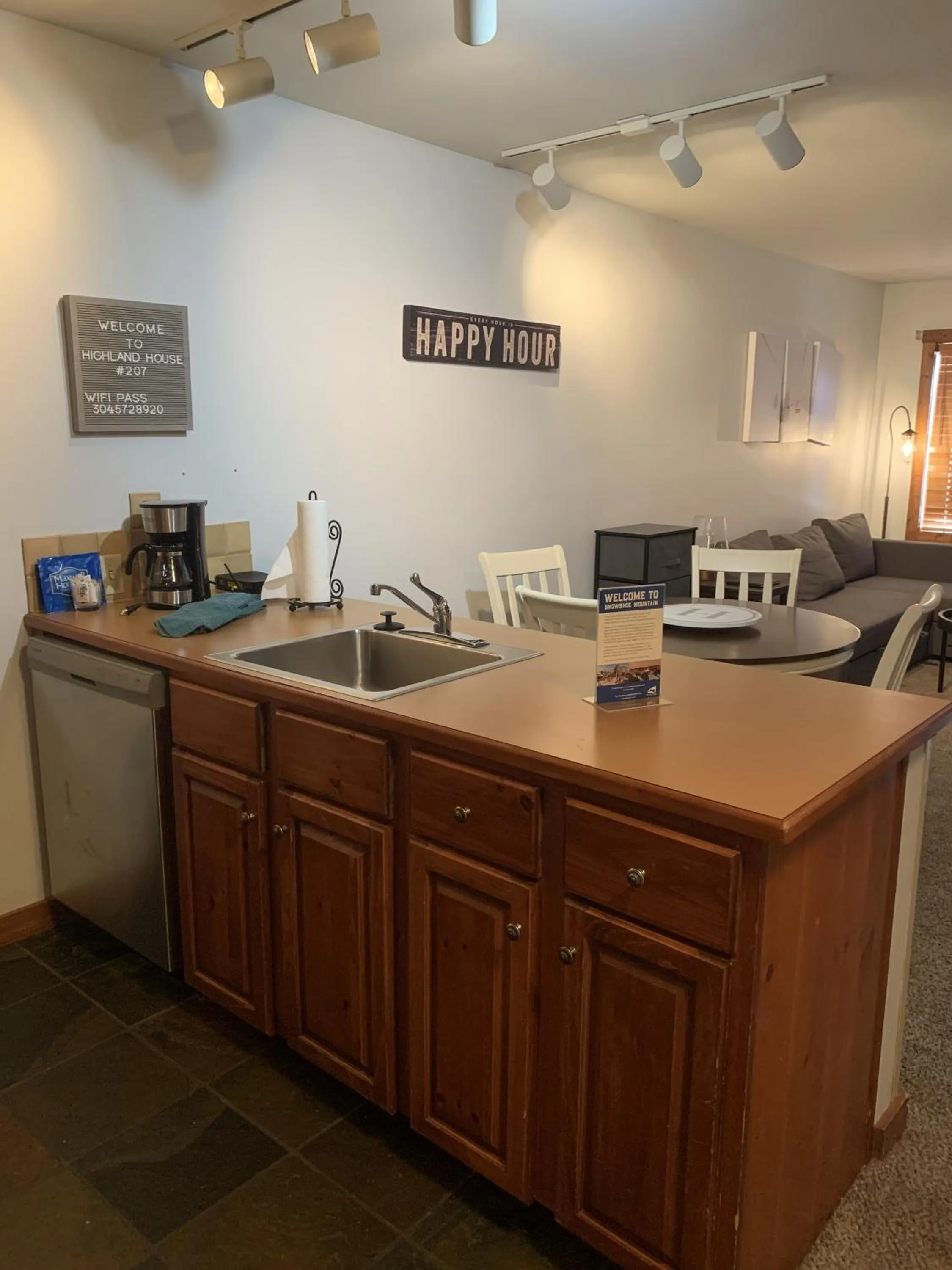 Highland House 207 Slopeside, Village Area, Ski in out