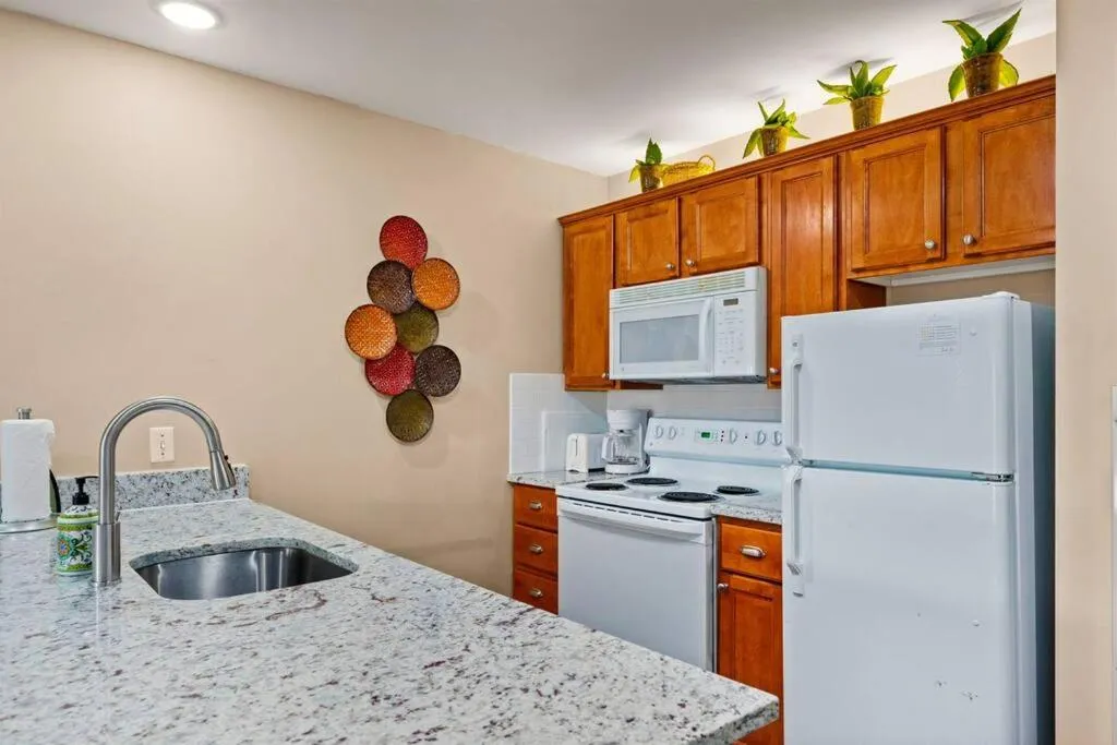 Allegheny Spring 326, ski in out, Pool HotTub