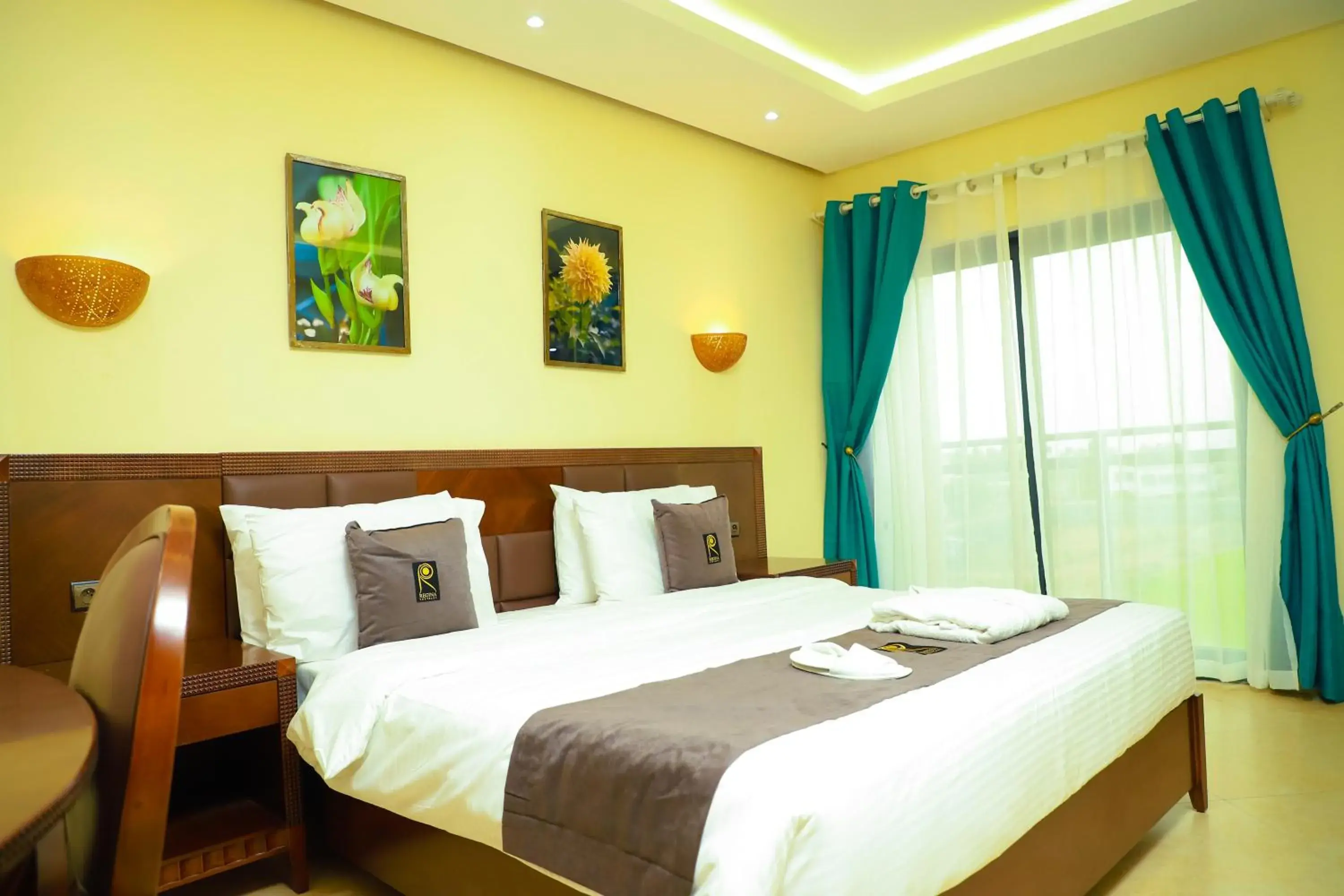 Deluxe Room in Hôtel Regina The Pearl Deluxe Room in Hôtel Regina The Pearl