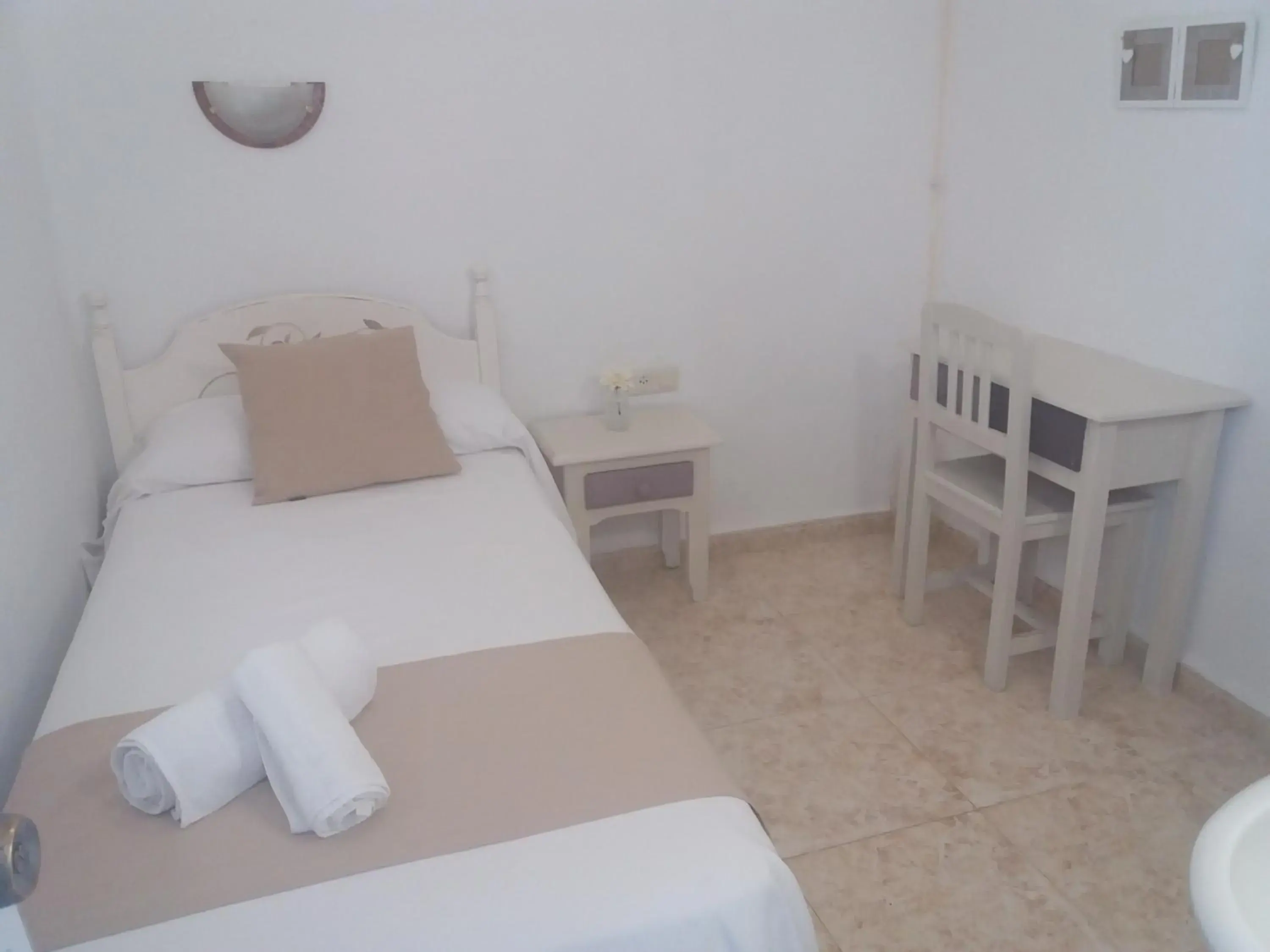 Single Room with Shared External Bathroom in Hospederia Islasol Single Room with Shared External Bathroom in Hospederia Islasol
