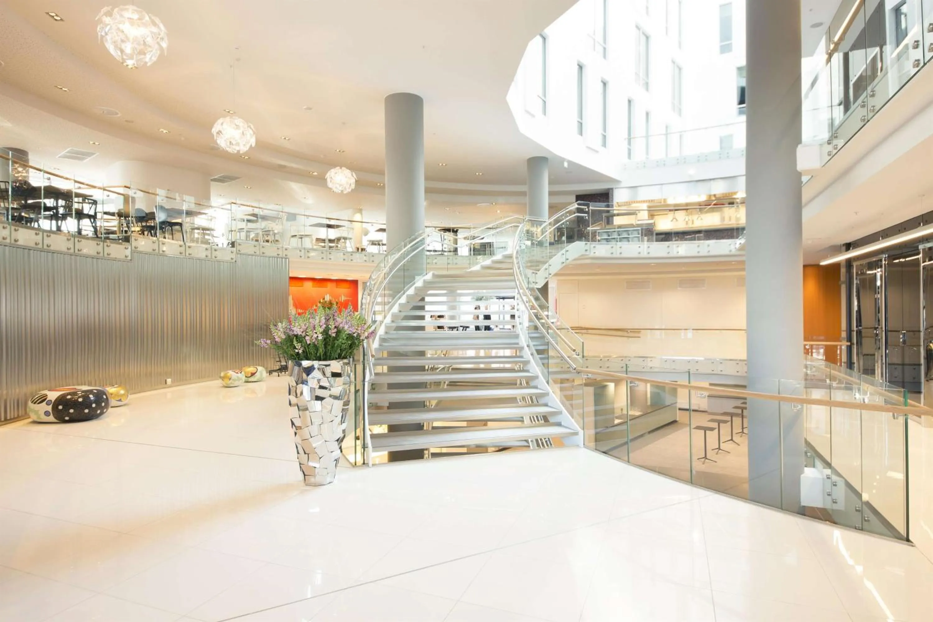 Restaurant/places to eat in Scandic Ørnen