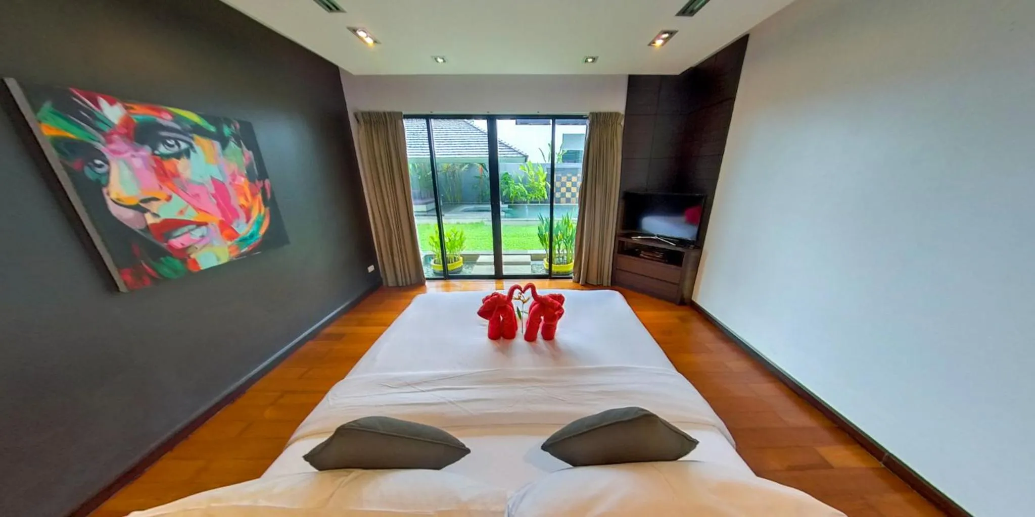 Bed in Eden Villa Phuket