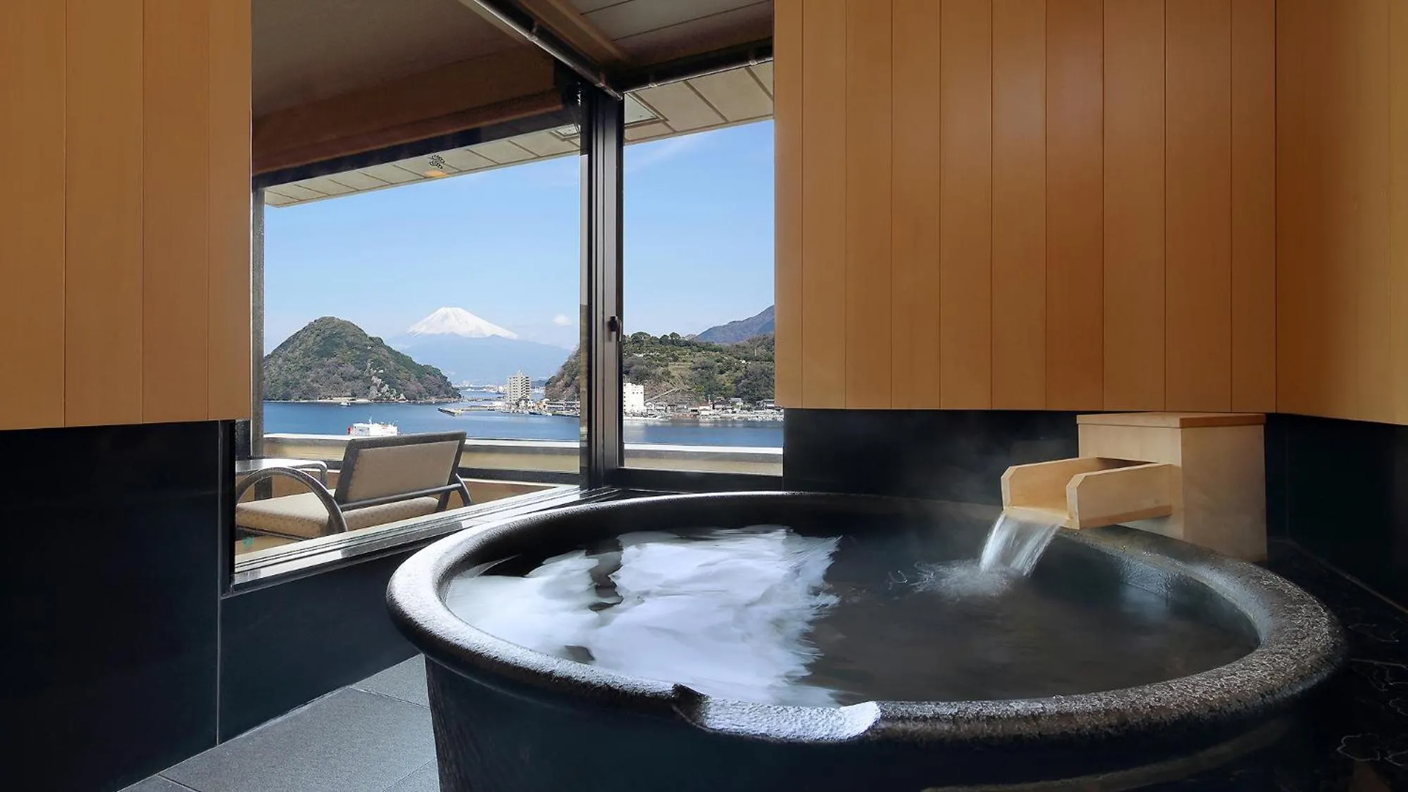 Bathroom in Izu Mitohama Shotokan