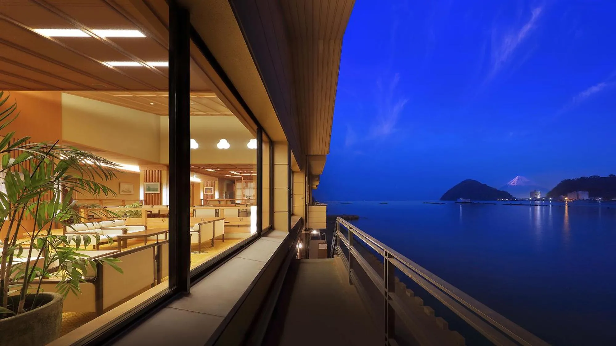 Property building in Izu Mitohama Shotokan