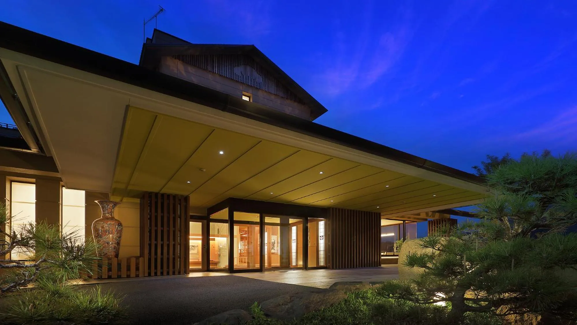 Property building in Izu Mitohama Shotokan