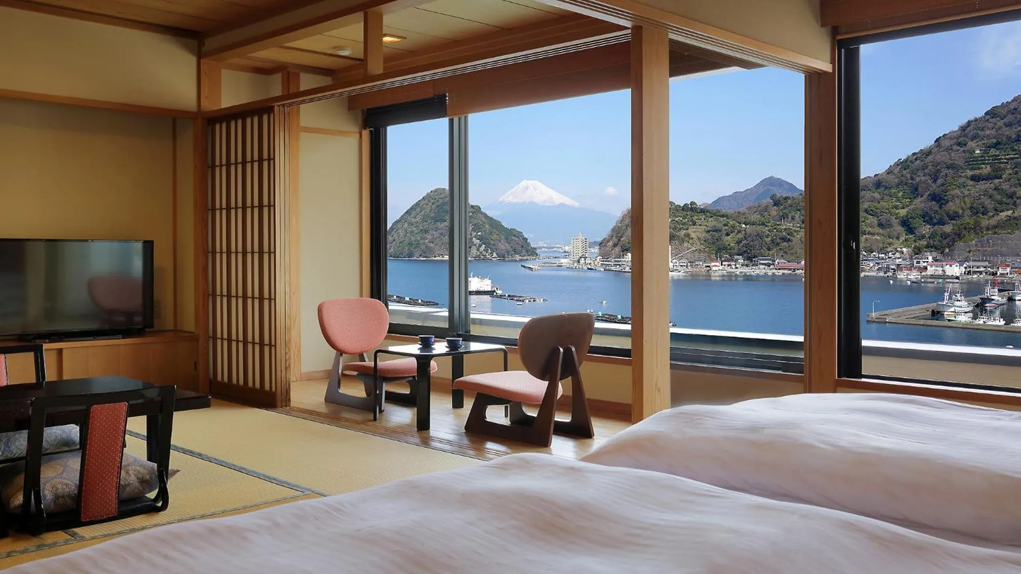 View (from property/room), Bed in Izu Mitohama Shotokan