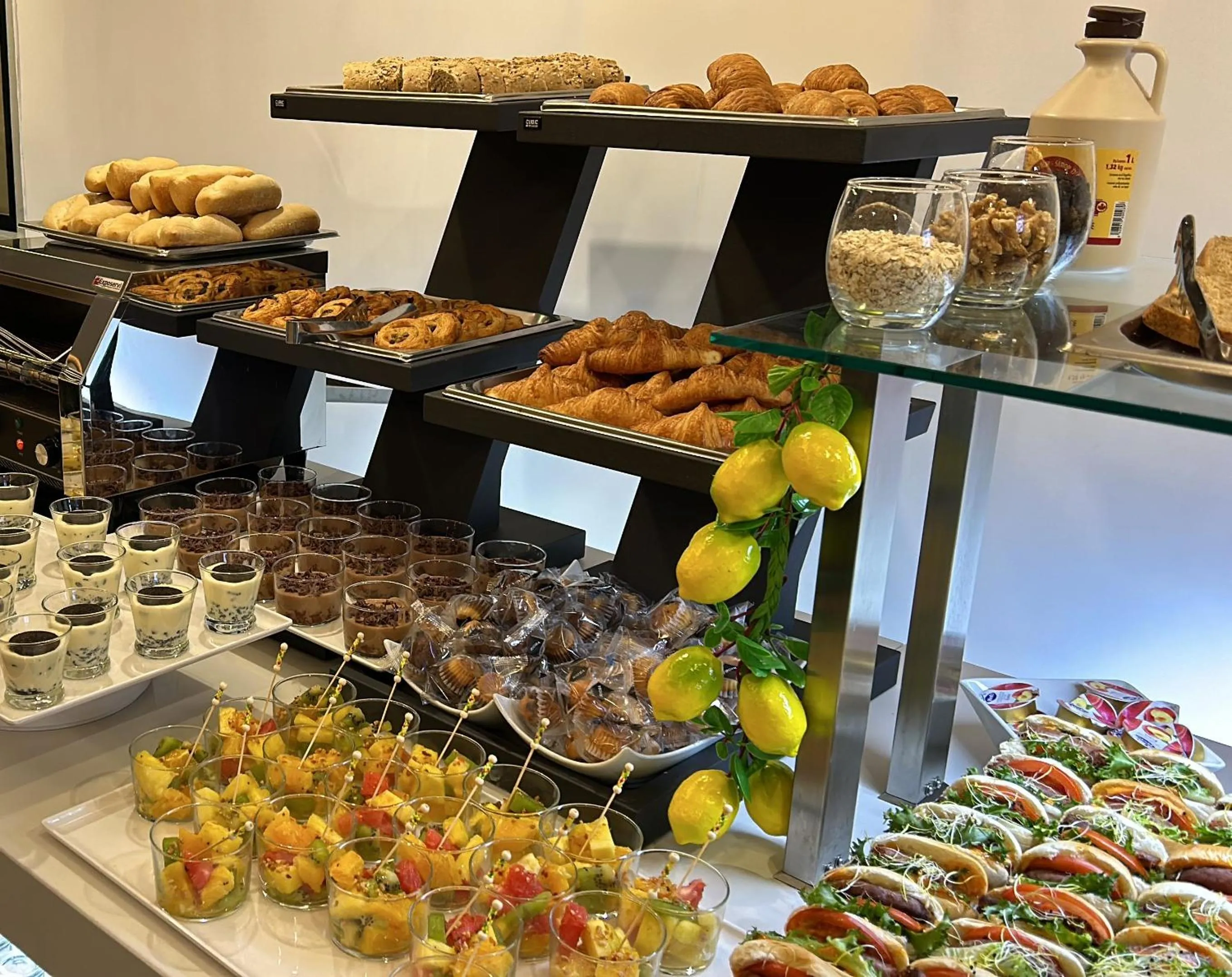 Buffet breakfast in Hotel BH San Francisco Alicante