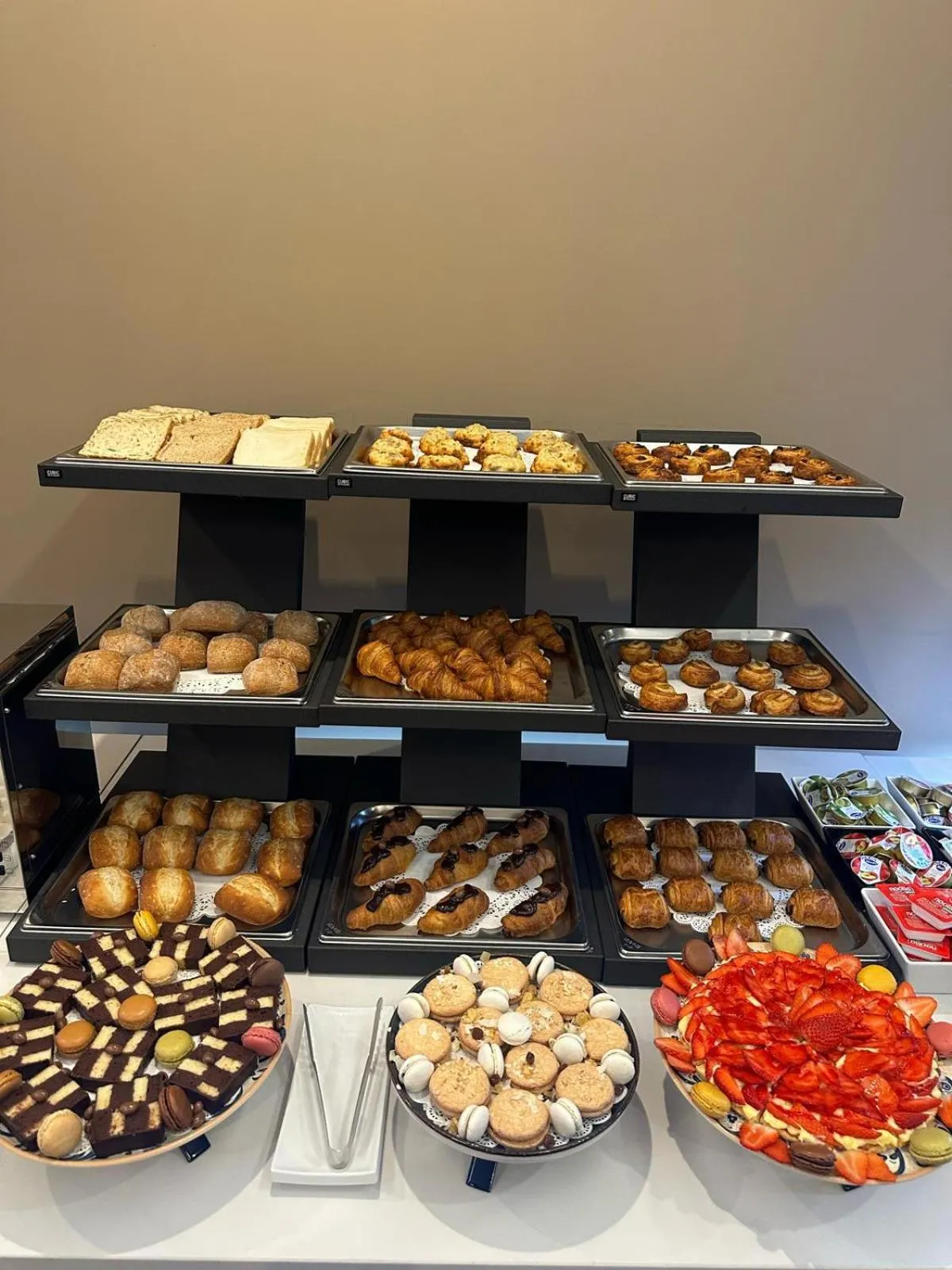 Buffet breakfast in Hotel BH San Francisco Alicante