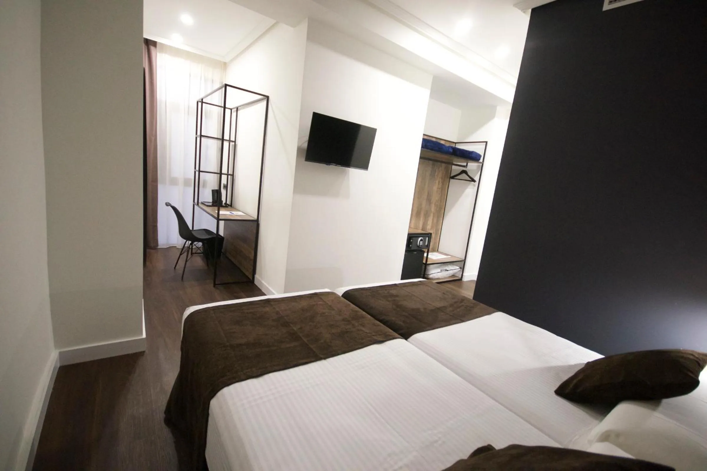 Photo of the whole room, Bed in Hotel BH San Francisco Alicante