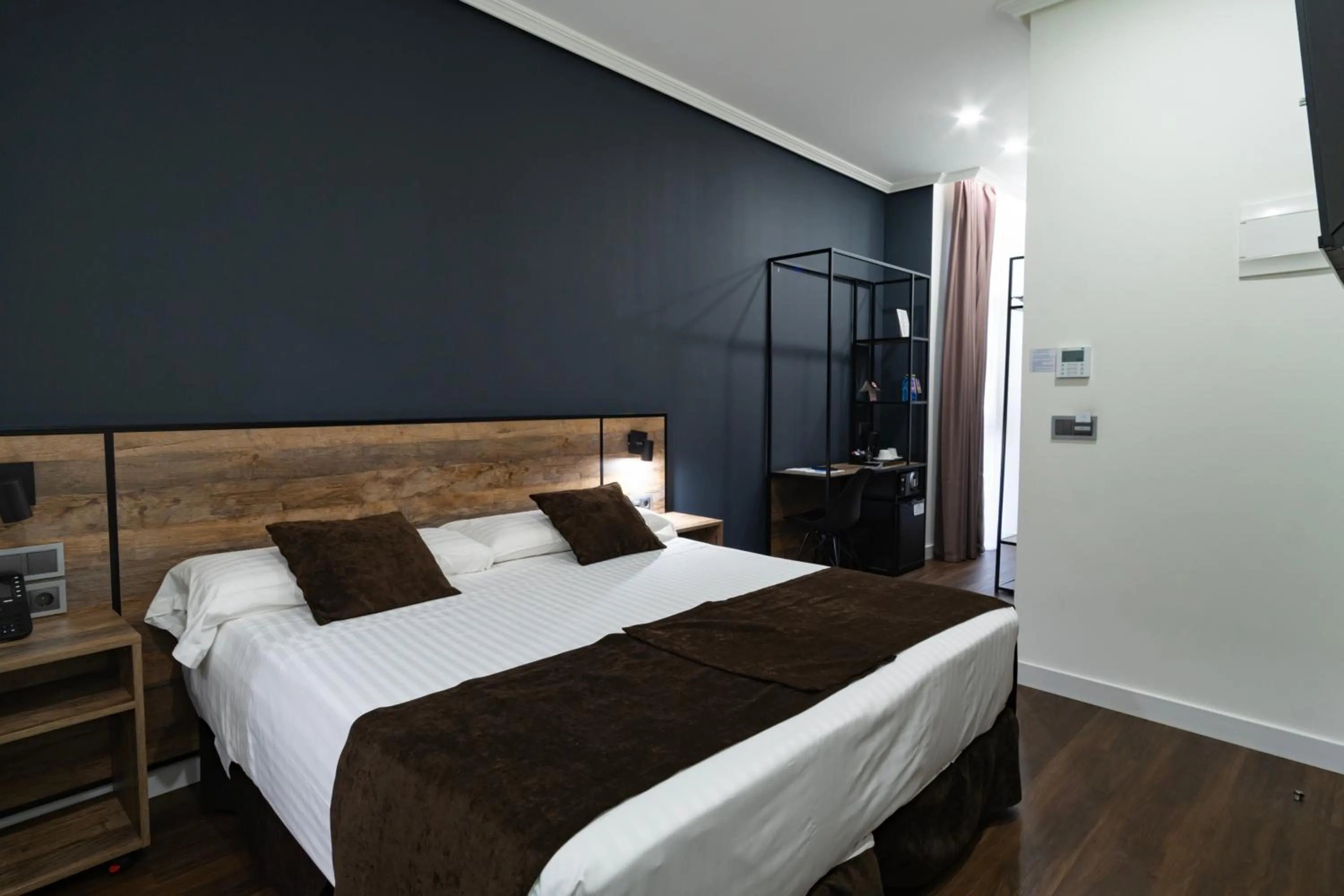 Photo of the whole room, Bed in Hotel BH San Francisco Alicante