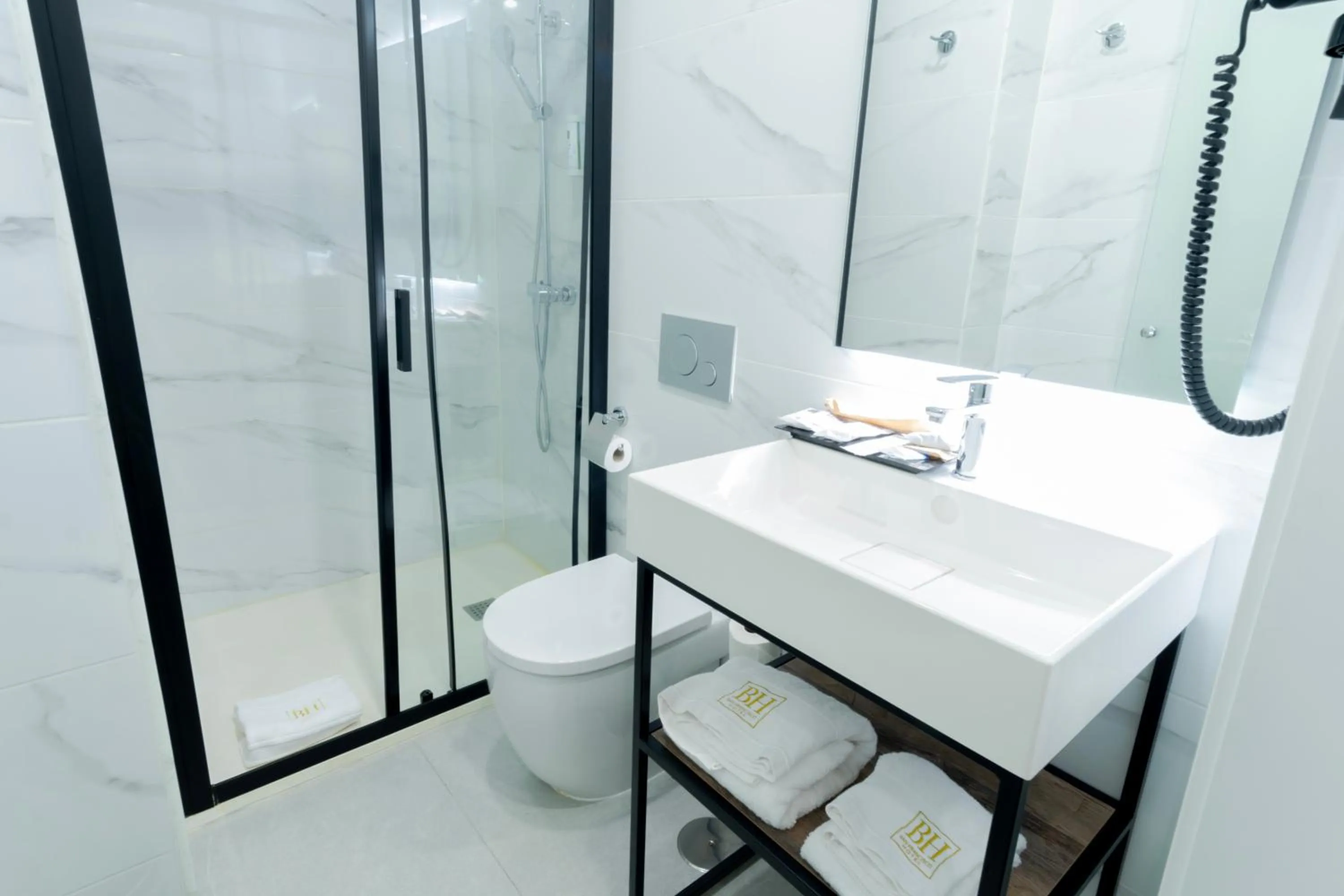 Shower in Hotel BH San Francisco Alicante