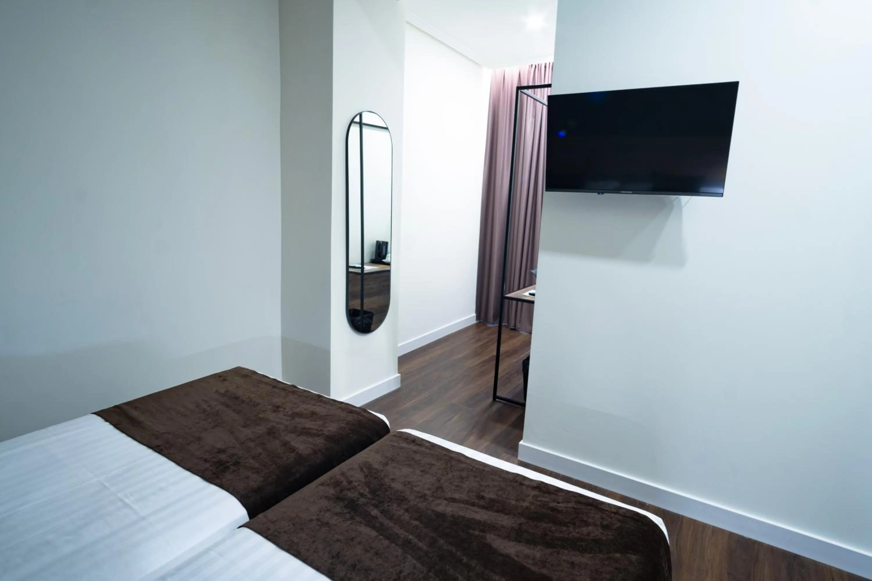 TV and multimedia, Bed in Hotel BH San Francisco Alicante