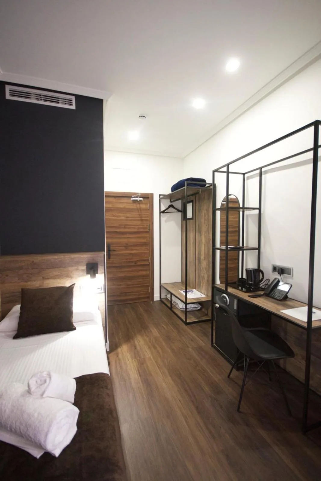 Bedroom, Bed in Hotel BH San Francisco Alicante