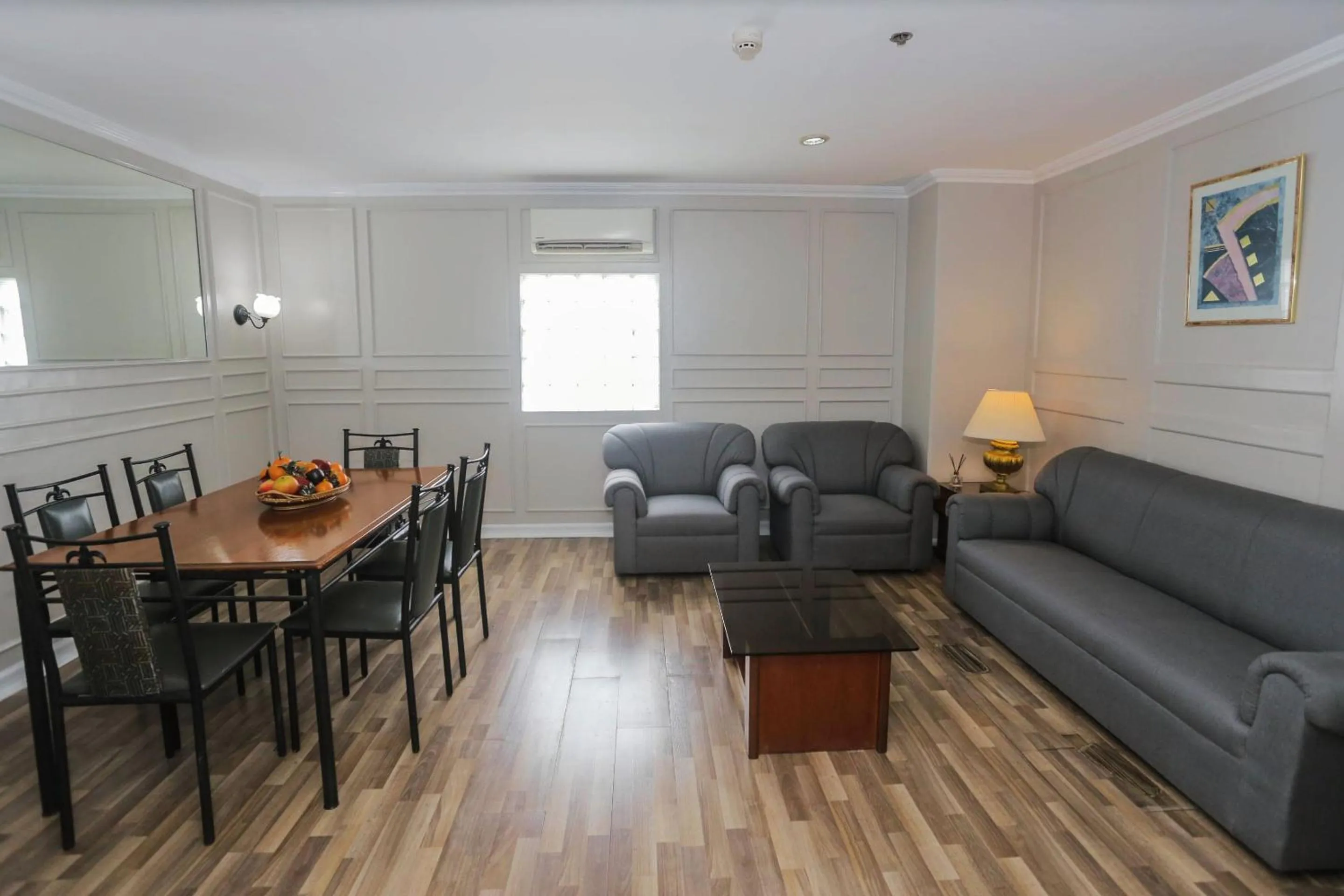 Living room in Holiday Plaza Hotel - Cebu