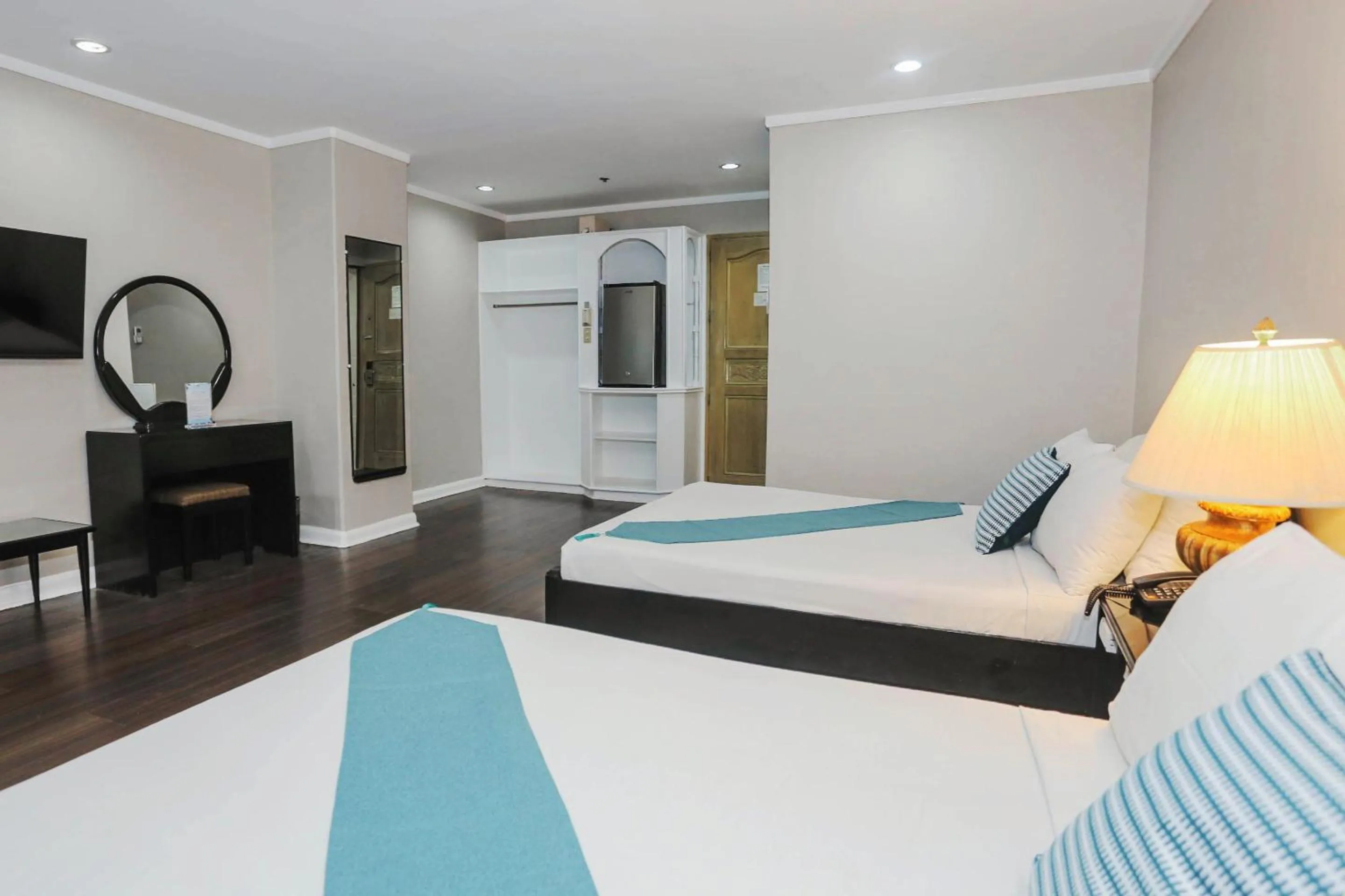 Bedroom, Bed in Holiday Plaza Hotel - Cebu