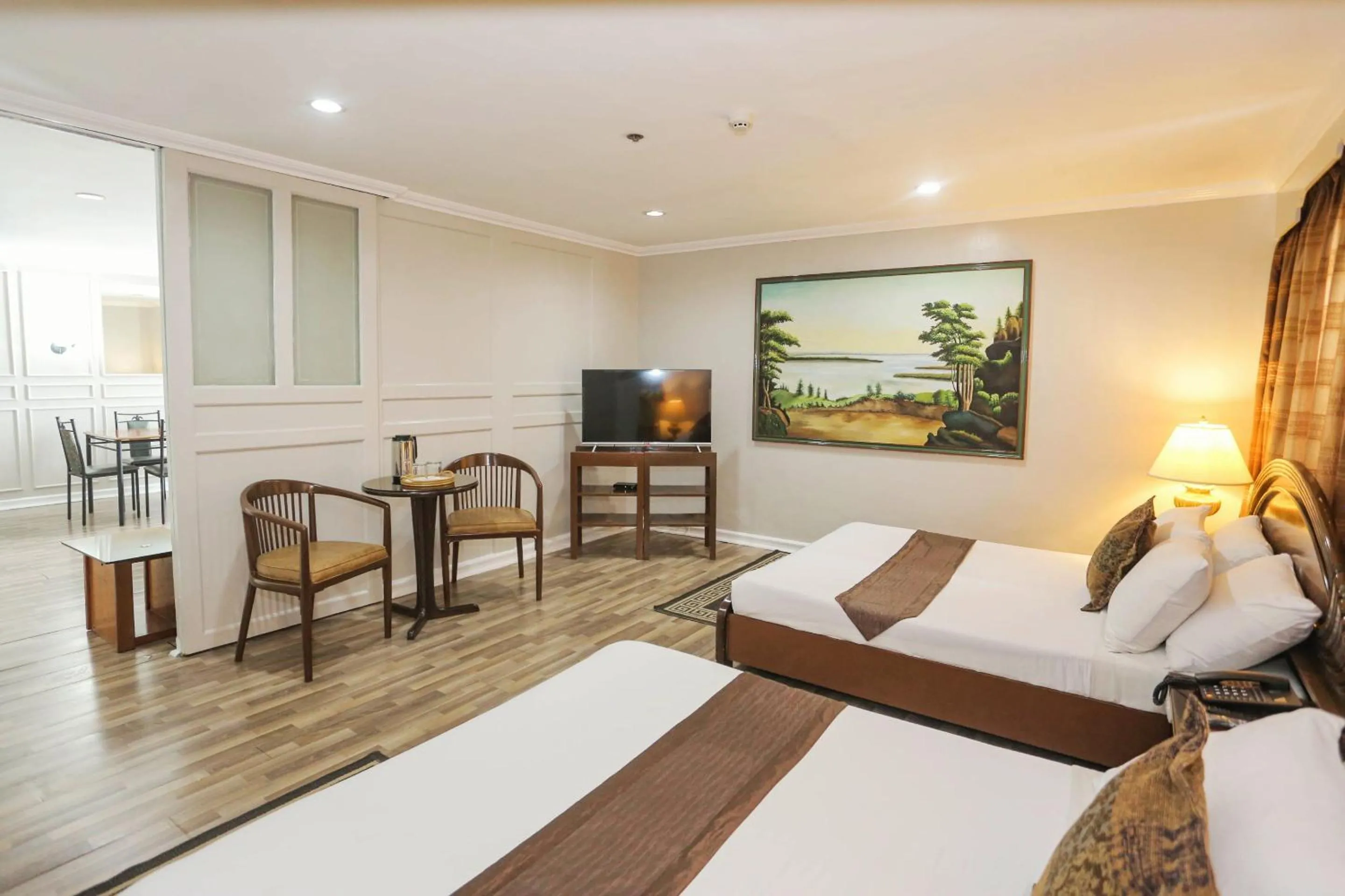 Bedroom, Bed in Holiday Plaza Hotel - Cebu