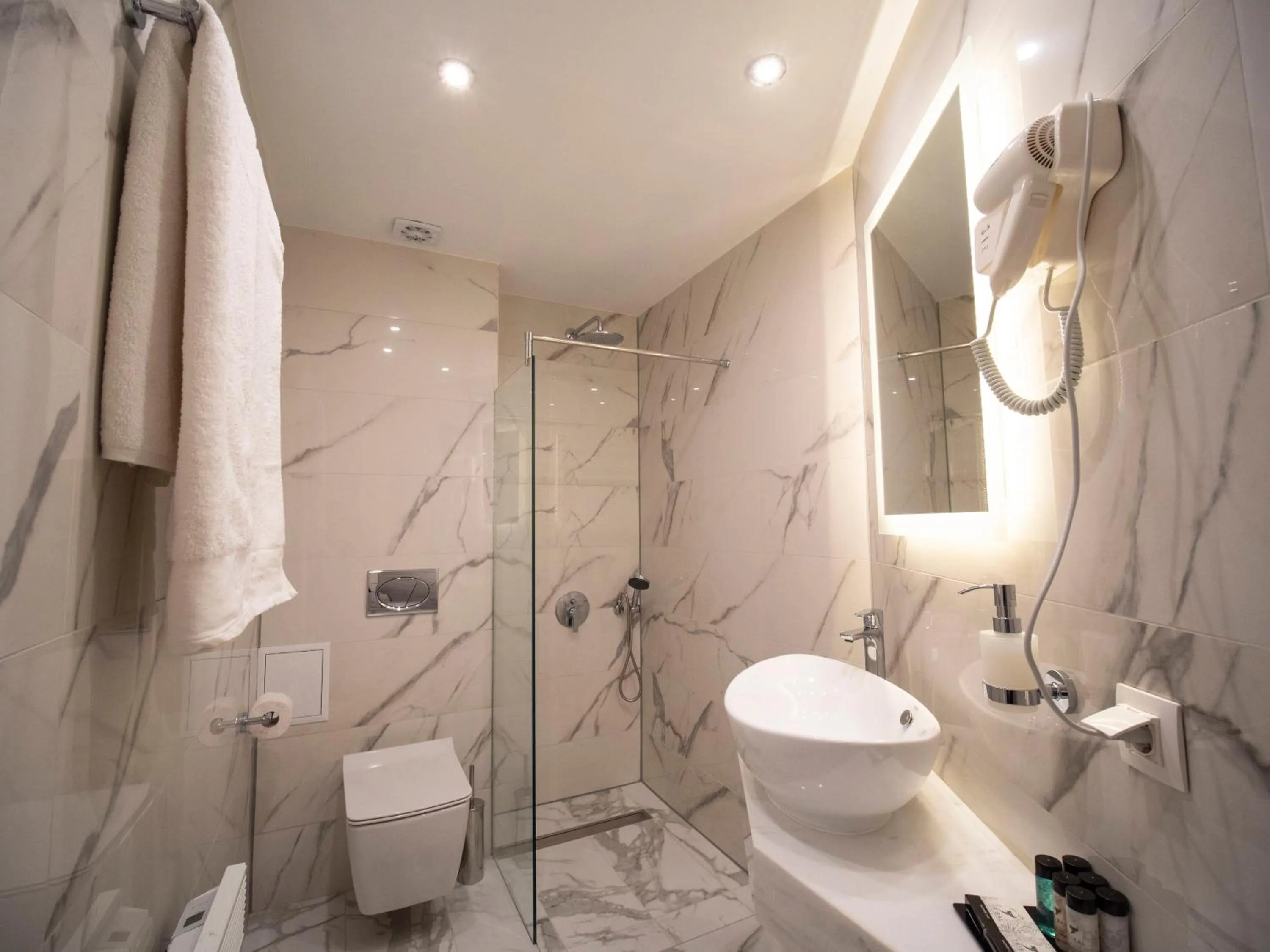 Shower in The Moon Boutique Hotel