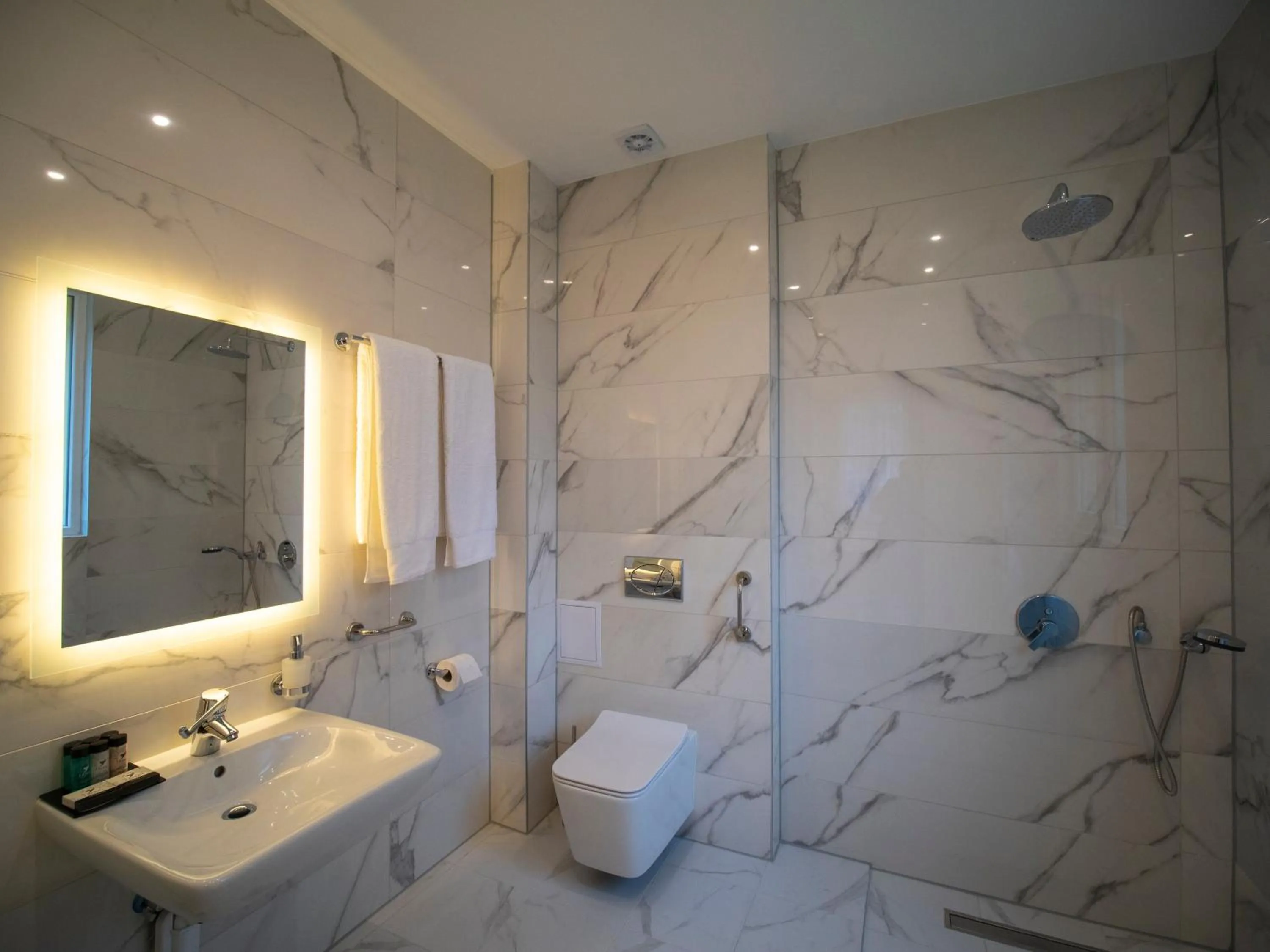 Shower in The Moon Boutique Hotel